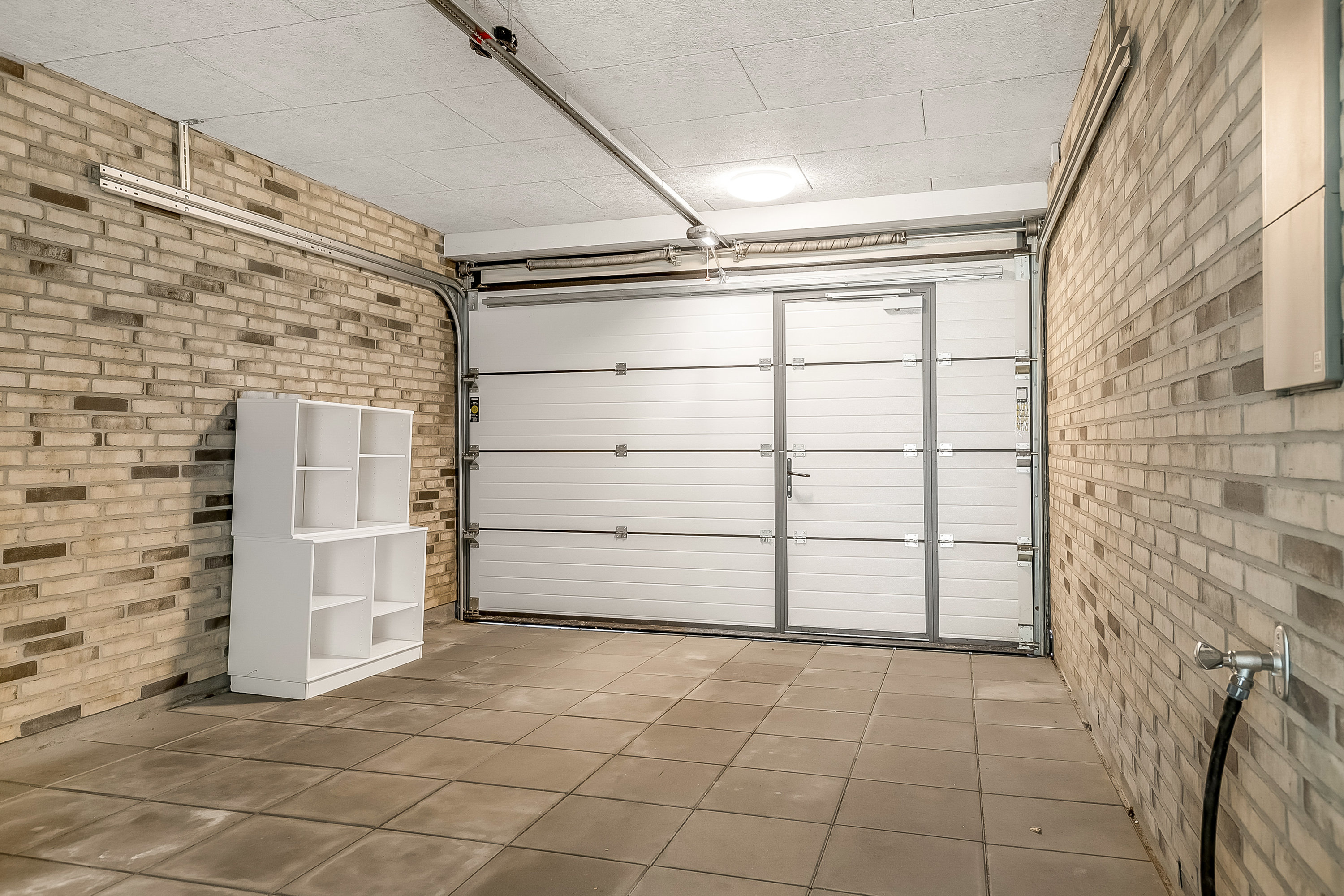 Fremhævet garage billede i fuldskærmstilstand. Billede af Ådalsvænget 21, Vonsild, 6000 Kolding