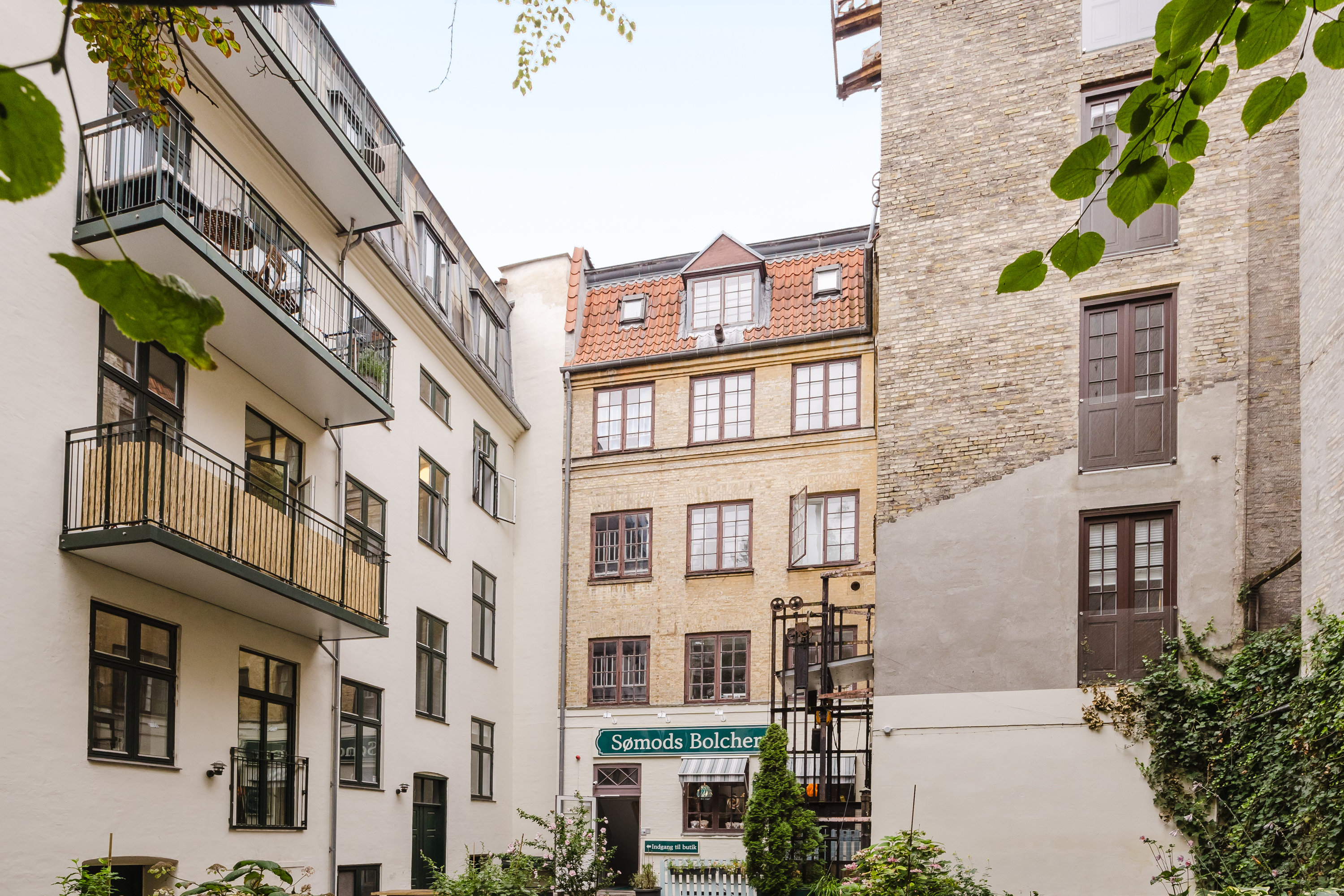 Fremhævet andet billede i fuldskærmstilstand. Billede af Nørregade 36B, 3., 1165 København K
