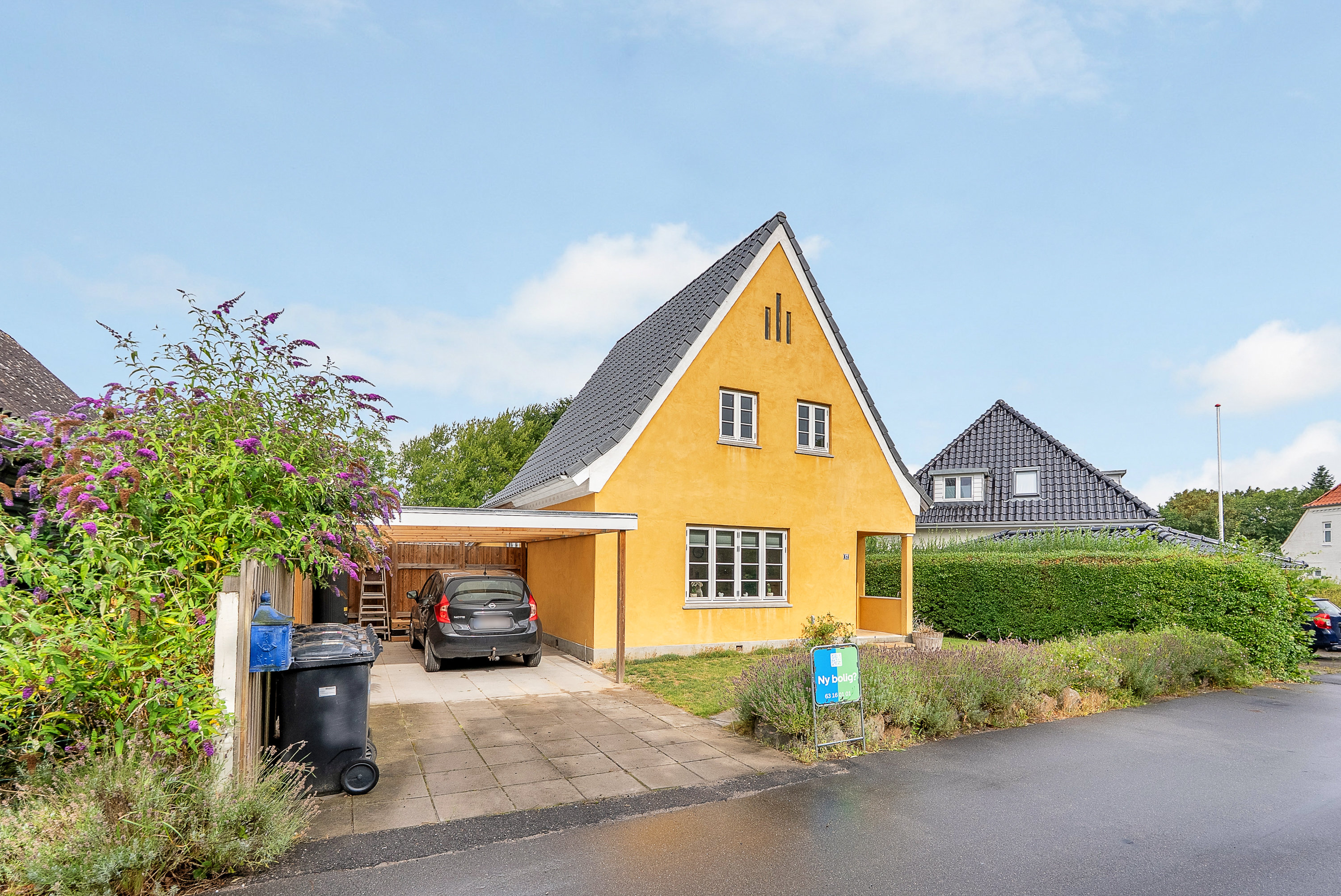 Fremhævet facade billede i fuldskærmstilstand. Billede af Banevænget 12, Næsby, 5270 Odense N