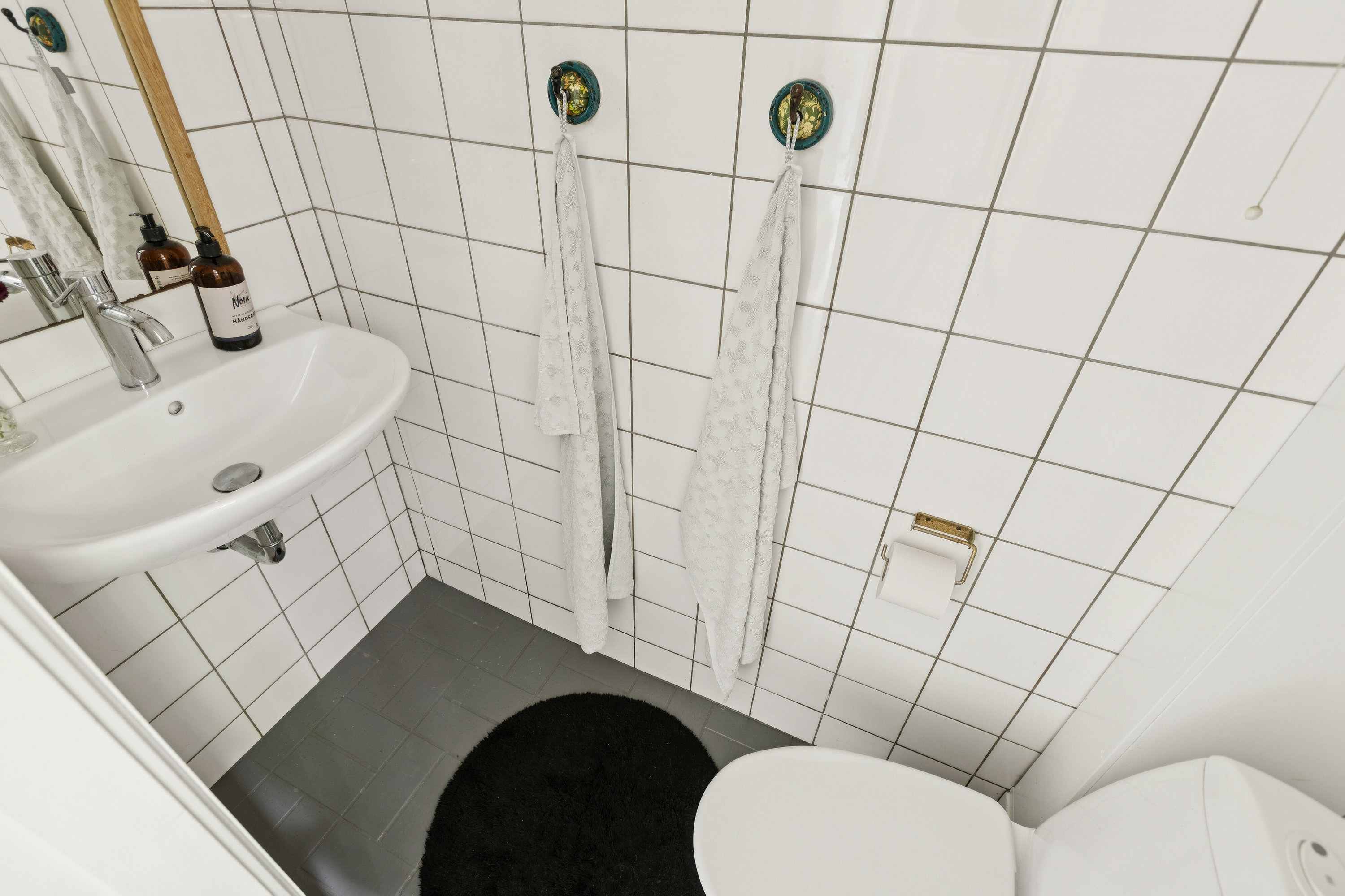 Fremhævet toilet billede i fuldskærmstilstand. Billede af Faksinge By 8, 4720 Præstø