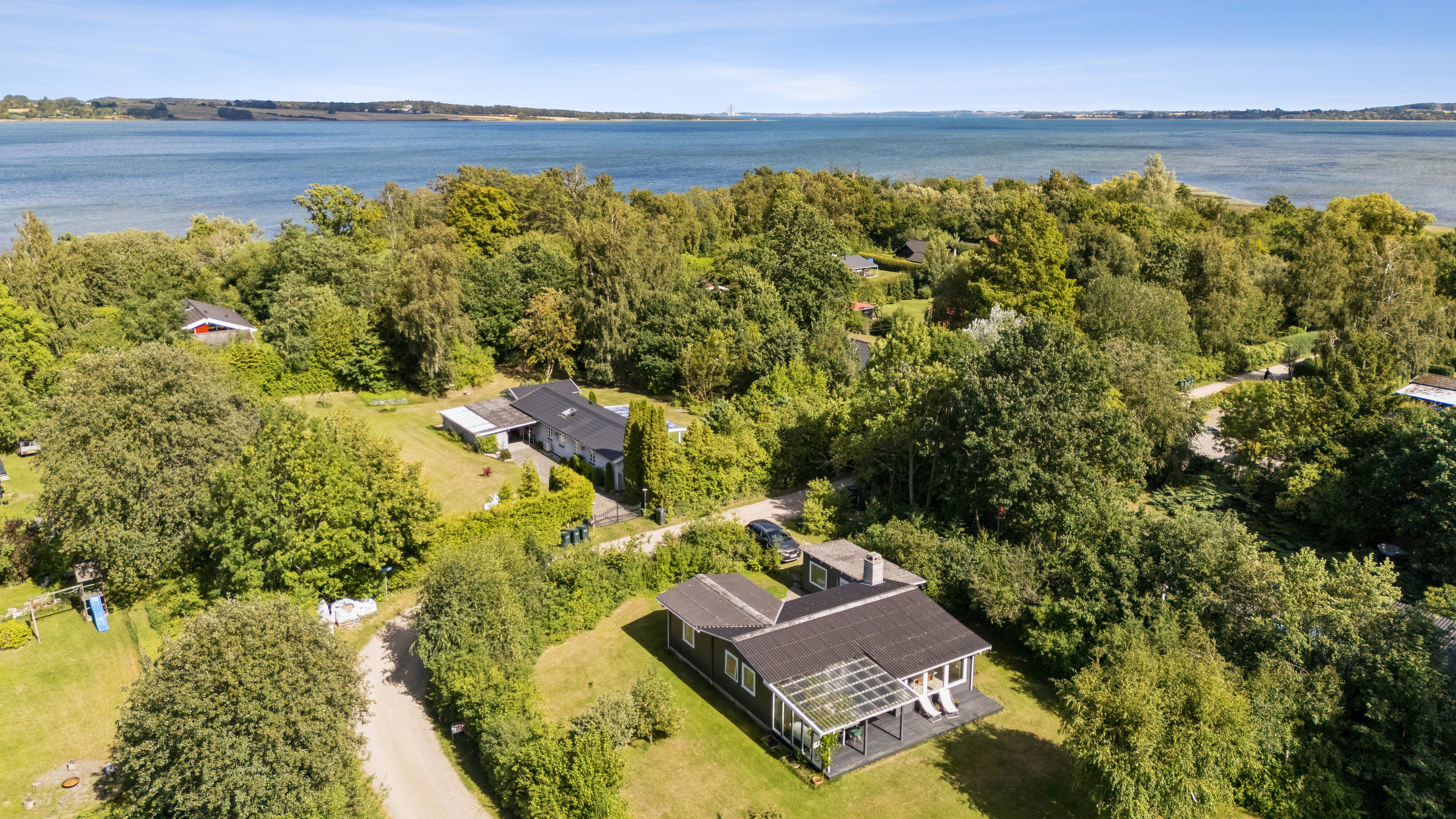 Fremhævet luftfoto billede i fuldskærmstilstand. Billede af Strandvænget 2, Egenæs, 4571 Grevinge