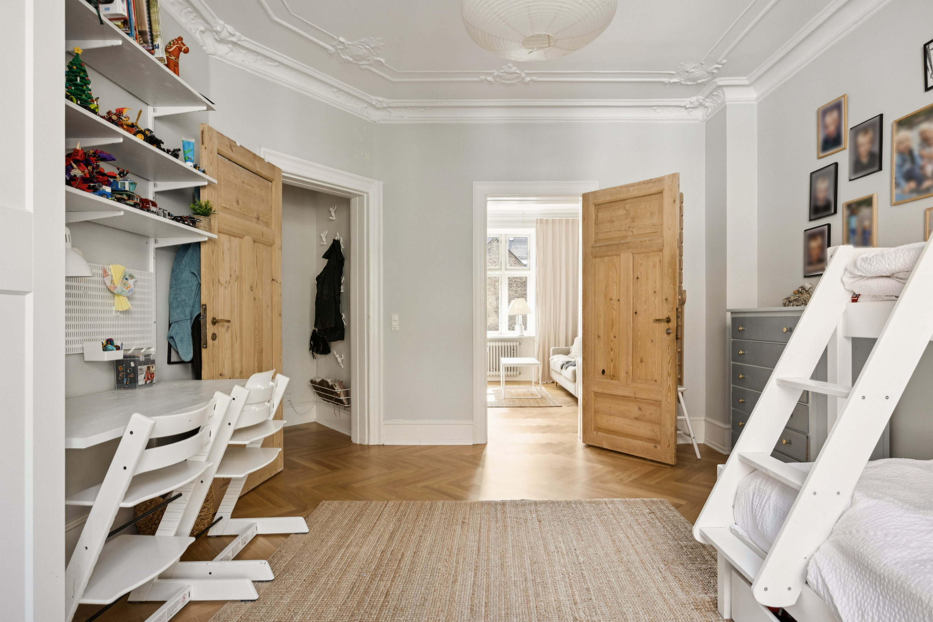 Fremhævet stue billede i fuldskærmstilstand. Billede af Forchhammersvej 25, 1. th., 1920 Frederiksberg C