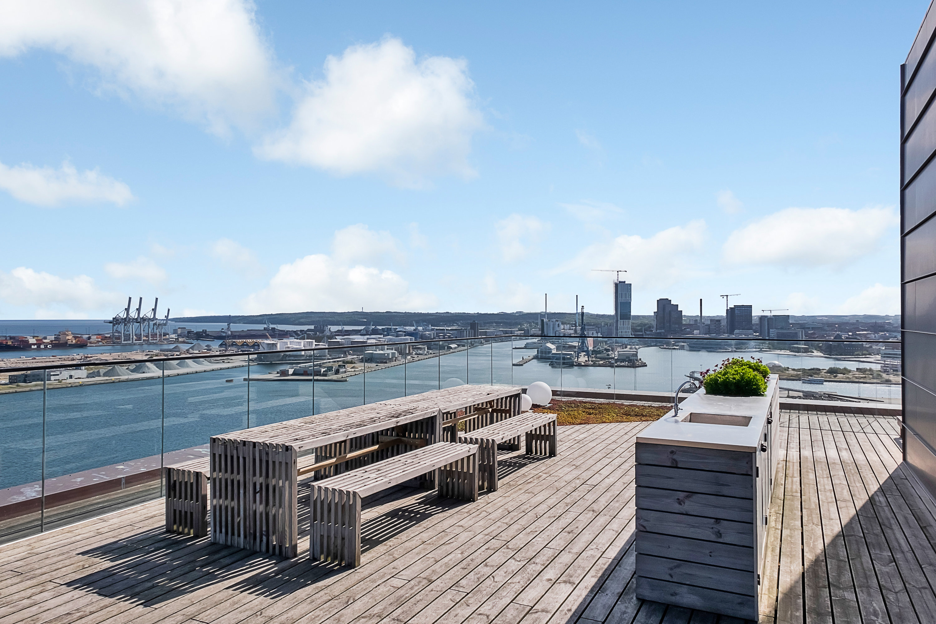 Fremhævet tagterrasse billede i fuldskærmstilstand. Billede af Irma Pedersens Gade 116, 4. 2., 8000 Aarhus C