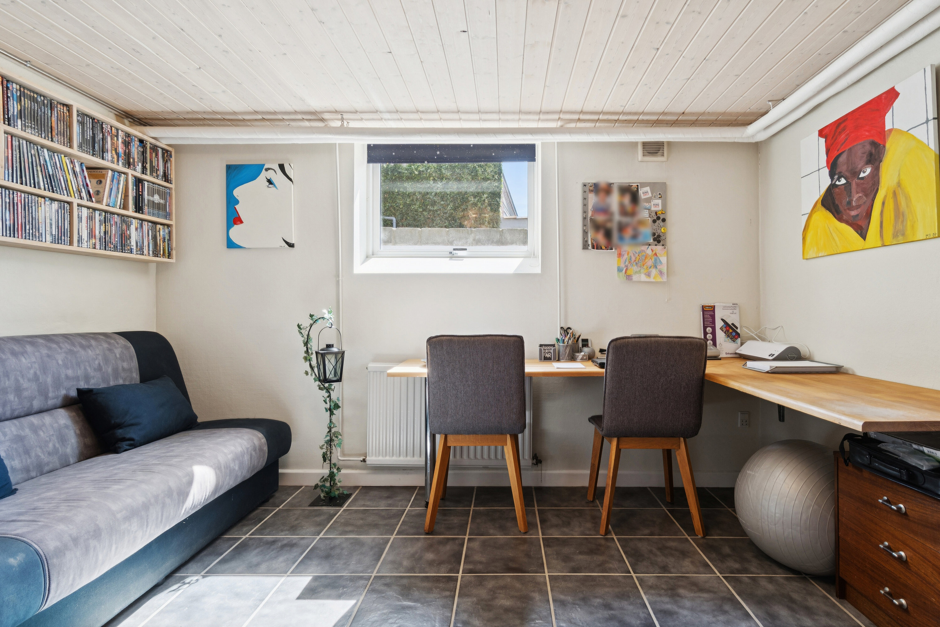 Fremhævet arbejdsværelse billede i fuldskærmstilstand. Billede af Svanekevej 18, Rønne, 3700 Rønne