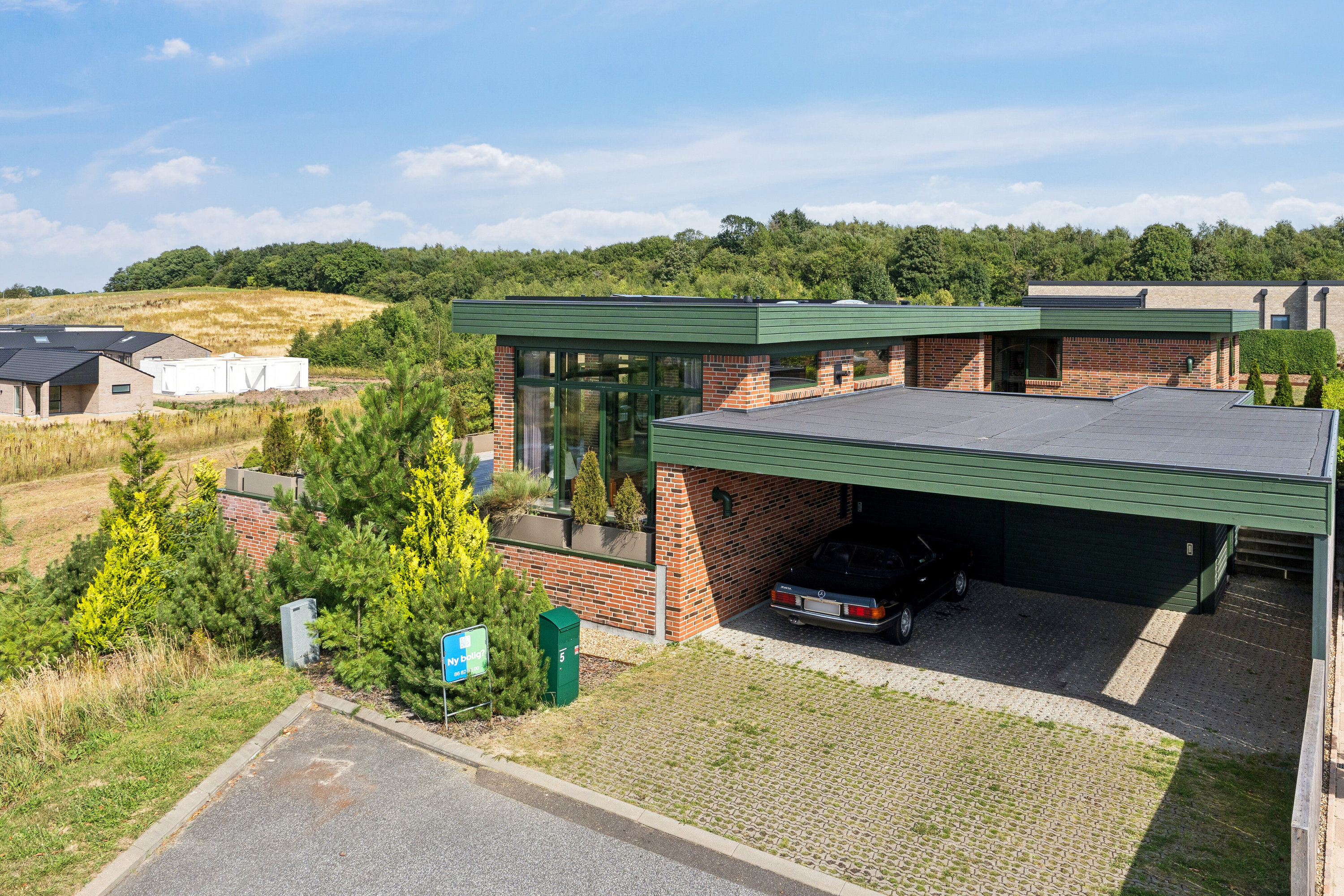 Fremhævet carport billede i fuldskærmstilstand. Billede af Emilsvej 5, 8600 Silkeborg