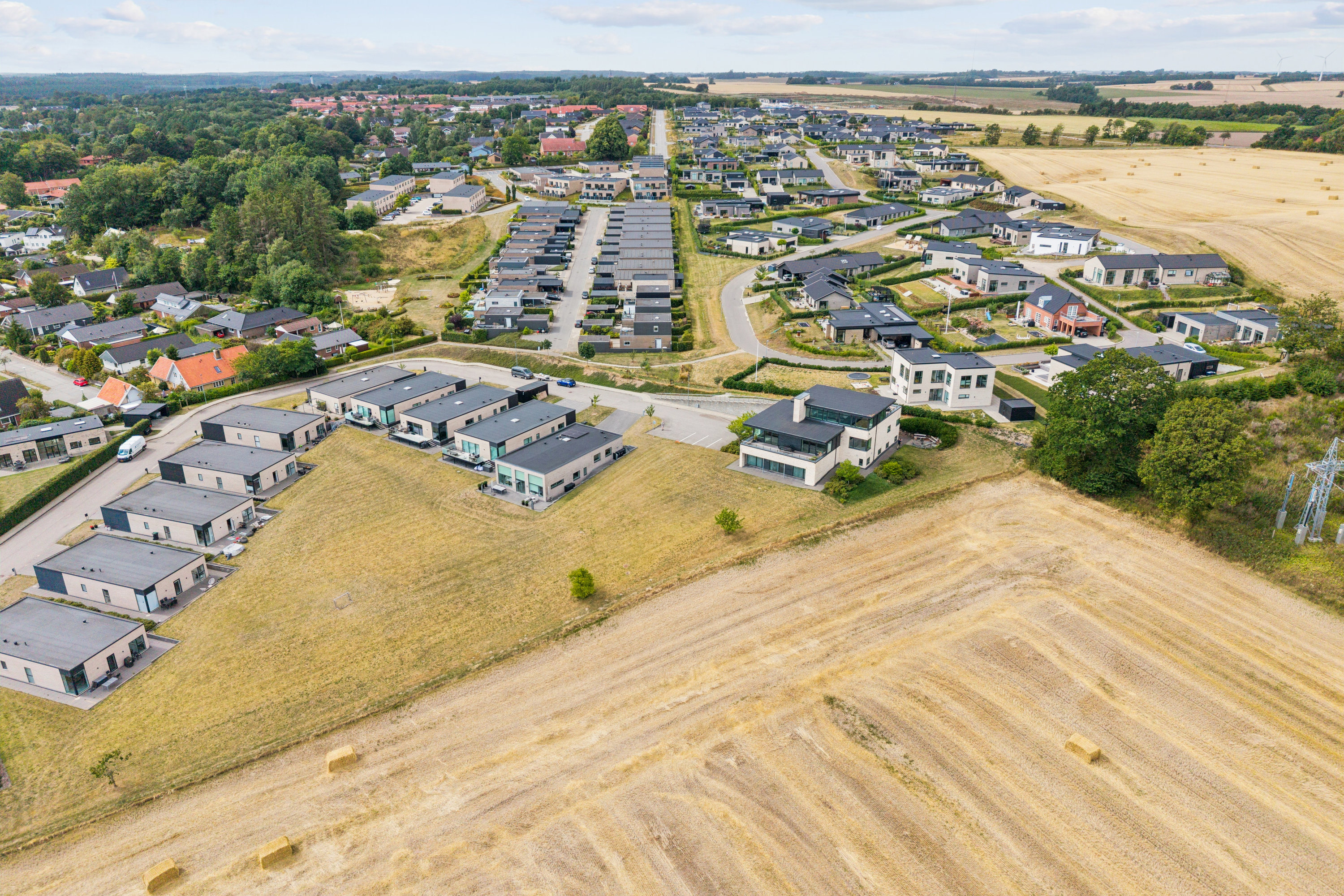 Fremhævet luftfoto billede i fuldskærmstilstand. Billede af Holmebakken 46, 8382 Hinnerup