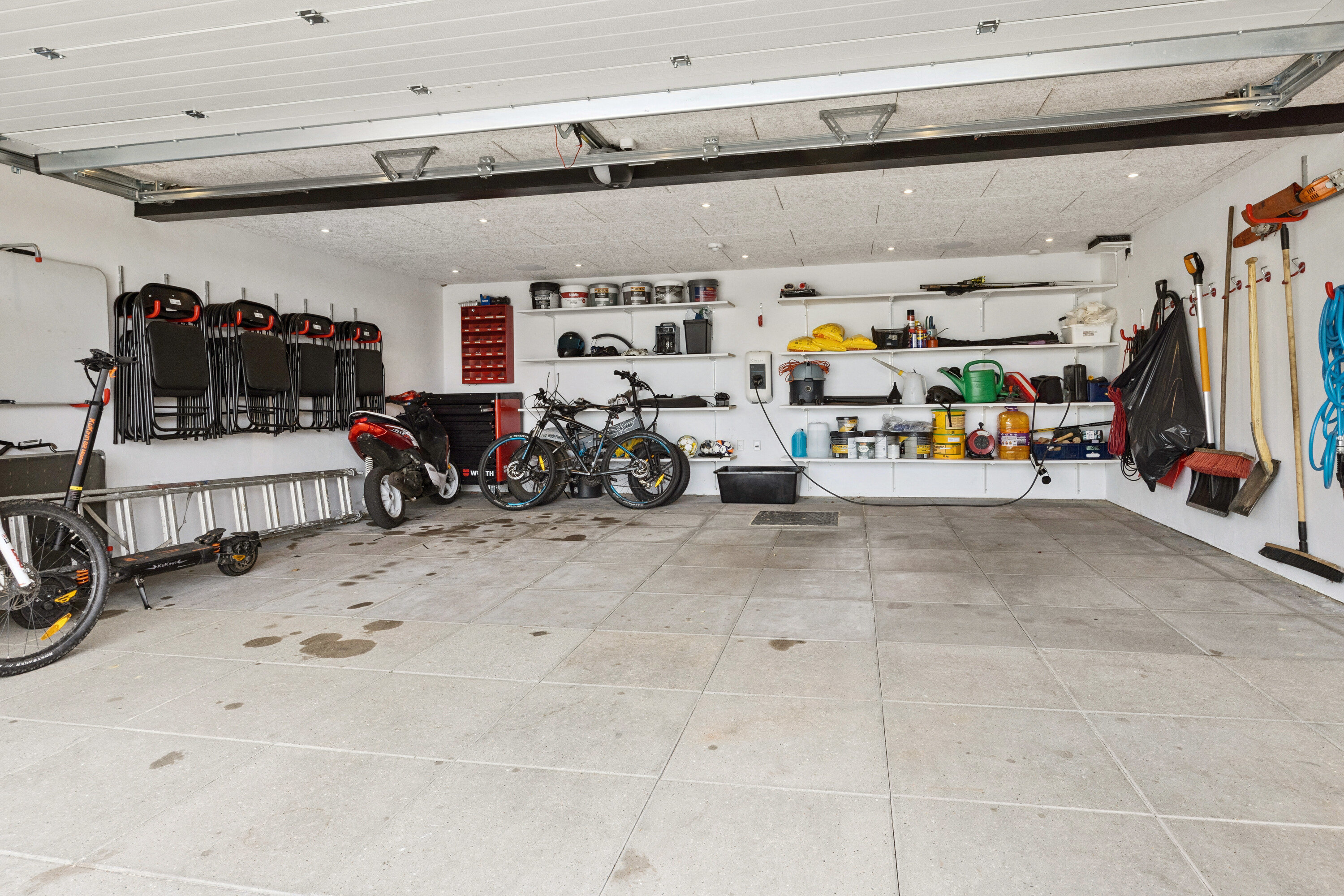 Fremhævet garage billede i fuldskærmstilstand. Billede af Mester Eriks Vej 9, Hasseris, 9000 Aalborg