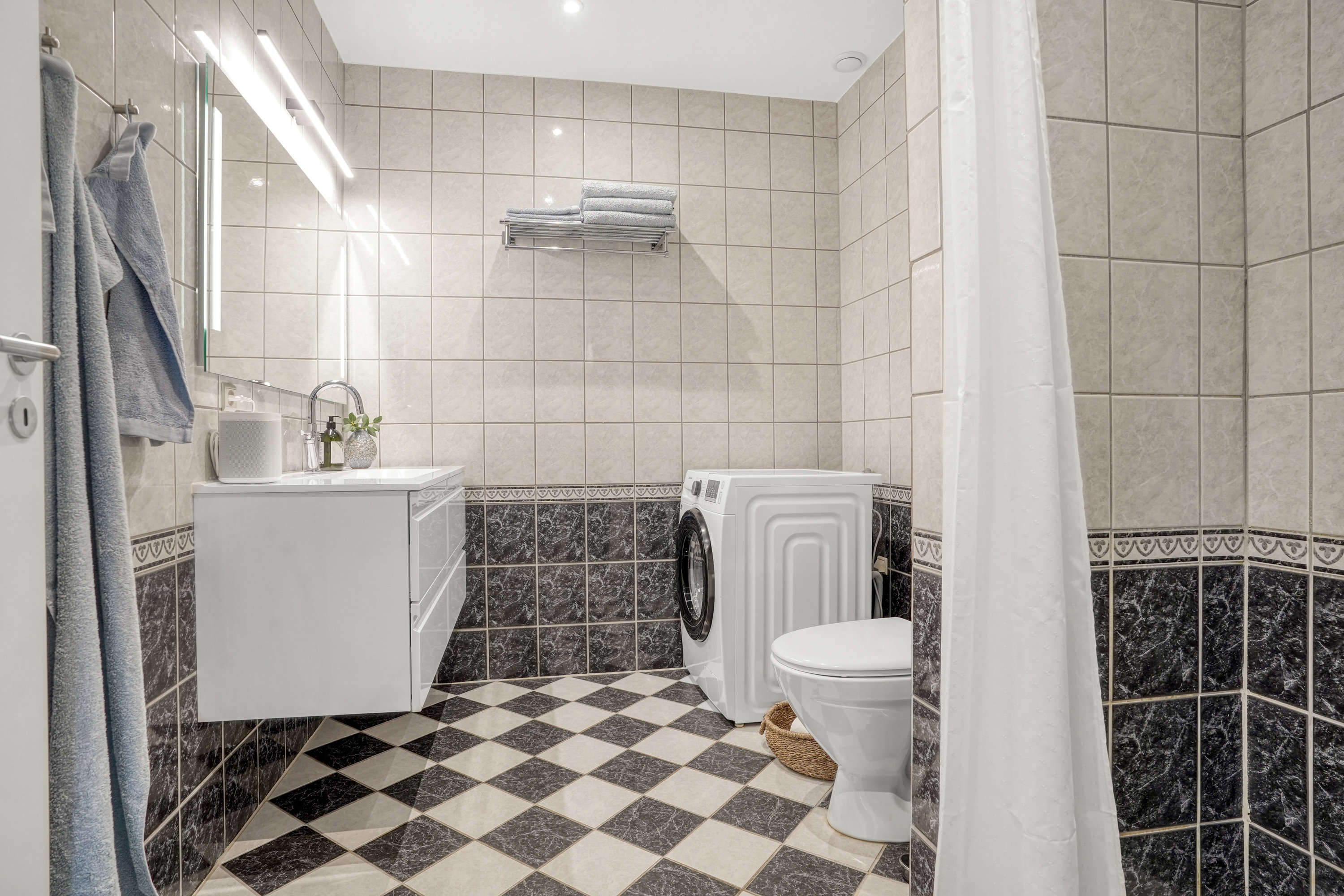 Fremhævet toilet billede i fuldskærmstilstand. Billede af Lettebækvej 1H, Bellinge, 5250 Odense SV