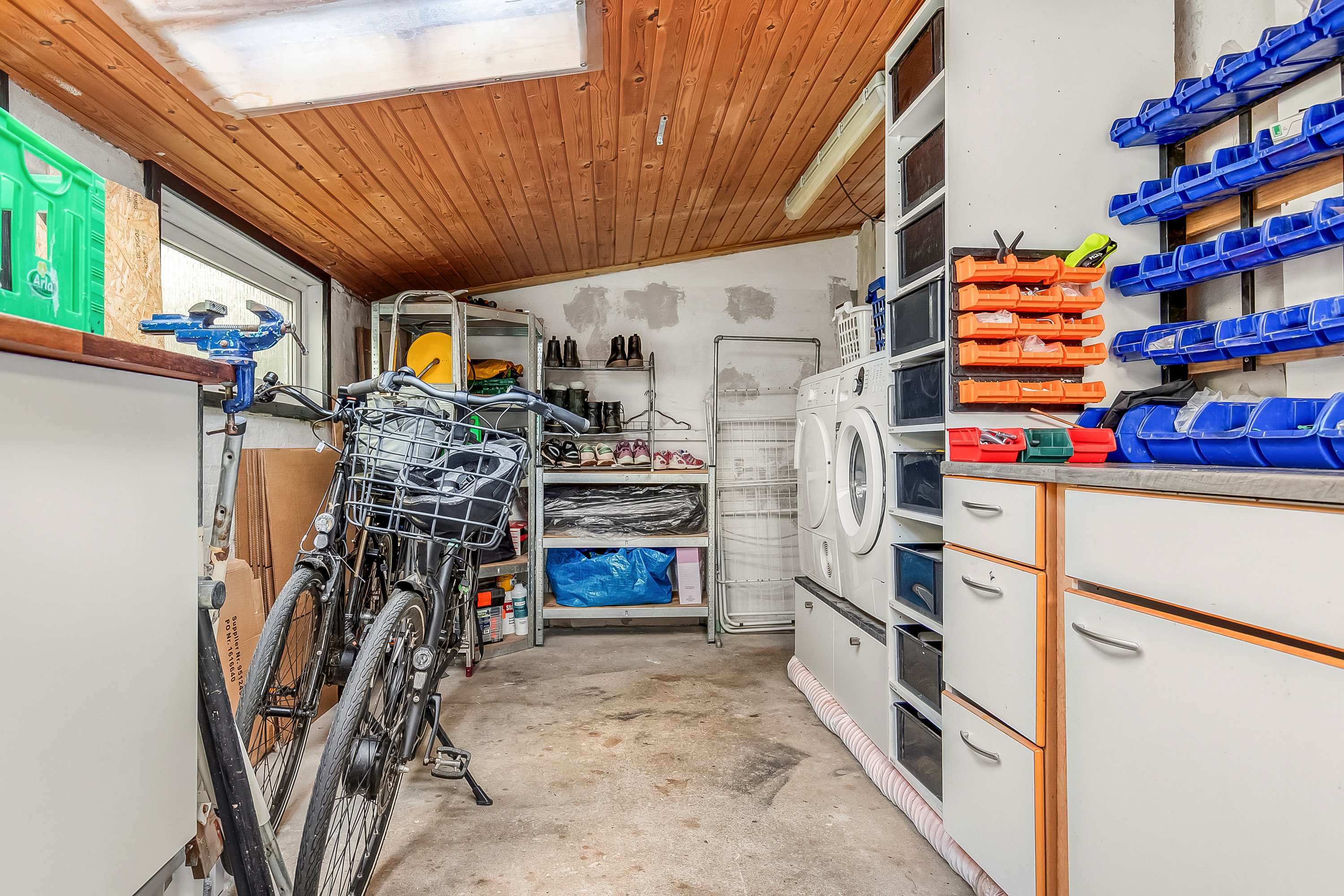 Fremhævet garage billede i fuldskærmstilstand. Billede af Irisvej 4, Pedersholm, 7100 Vejle