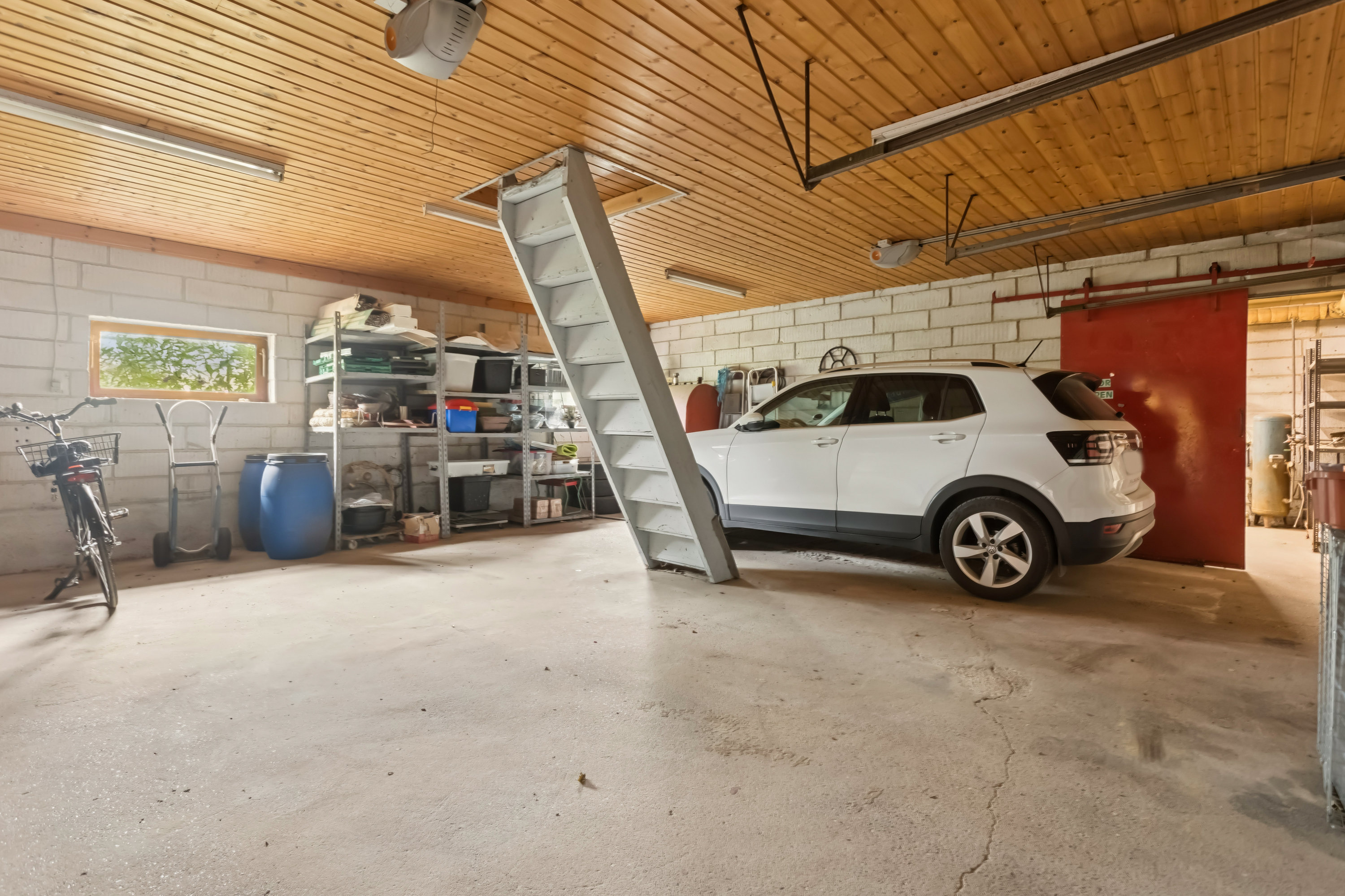 Fremhævet garage billede i fuldskærmstilstand. Billede af Paradisvej 1, 7950 Erslev