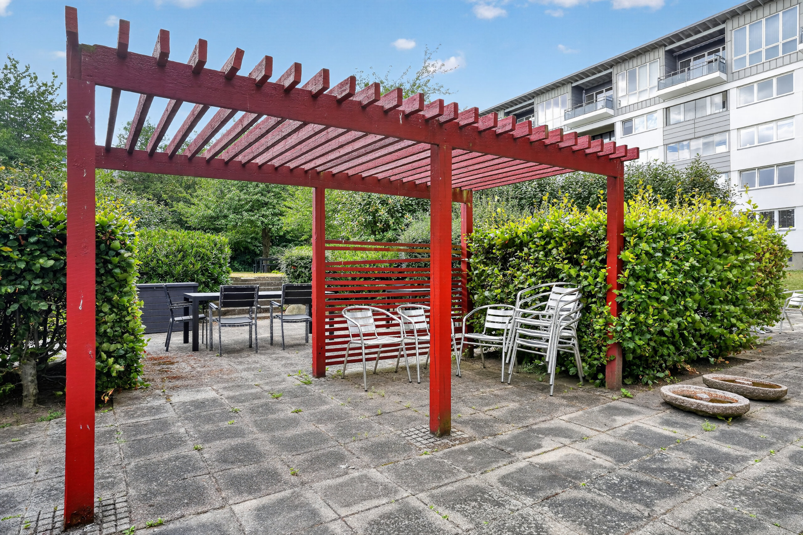Fremhævet gårdmiljø billede i fuldskærmstilstand. Billede af Elmelyparken 6A, 3. mf., 2680 Solrød Strand