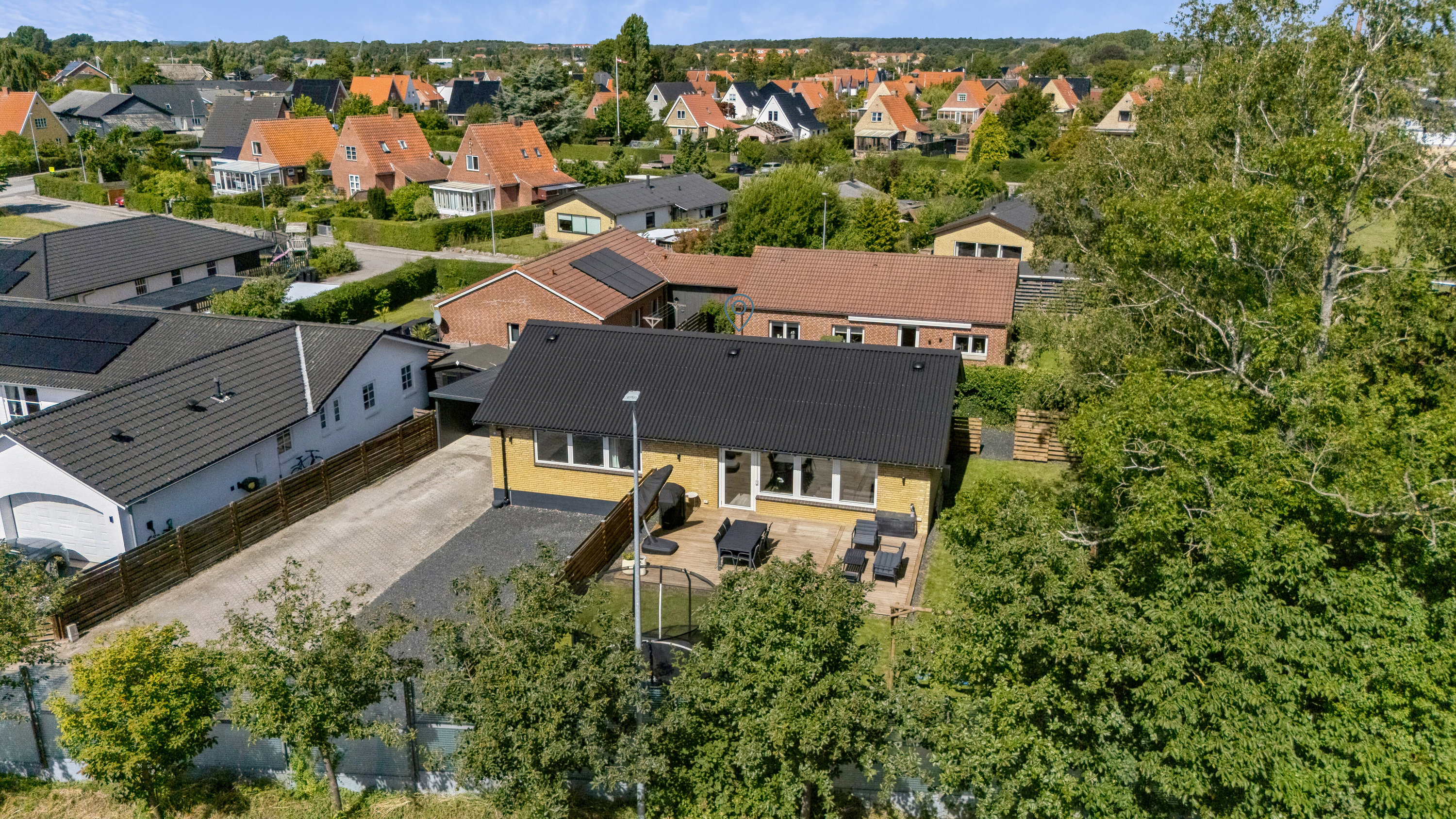 Fremhævet luftfoto billede i fuldskærmstilstand. Billede af Røsnæsvej 5, 4700 Næstved