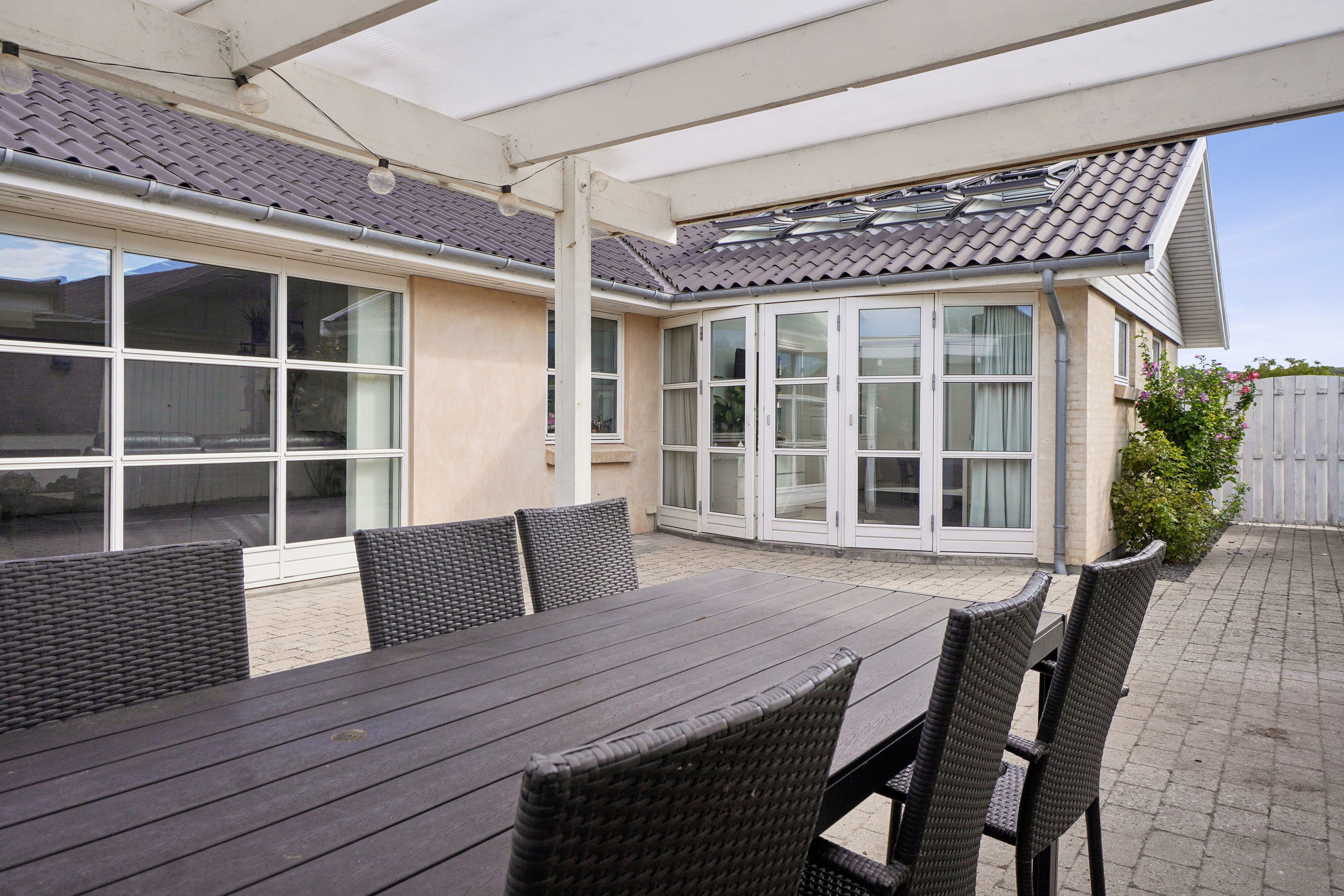 Fremhævet overdækket terrasse billede i fuldskærmstilstand. Billede af Hyldevej 30, Enghaven, 3300 Frederiksværk