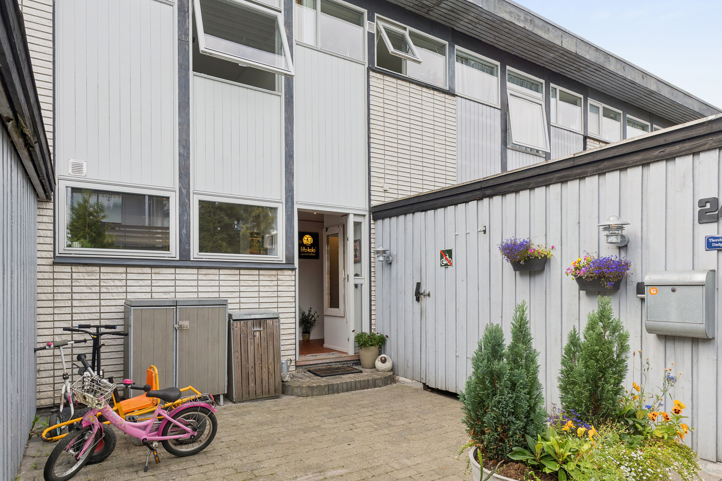 Fremhævet terrasse billede i fuldskærmstilstand. Billede af Skriverhusene 24, 2620 Albertslund