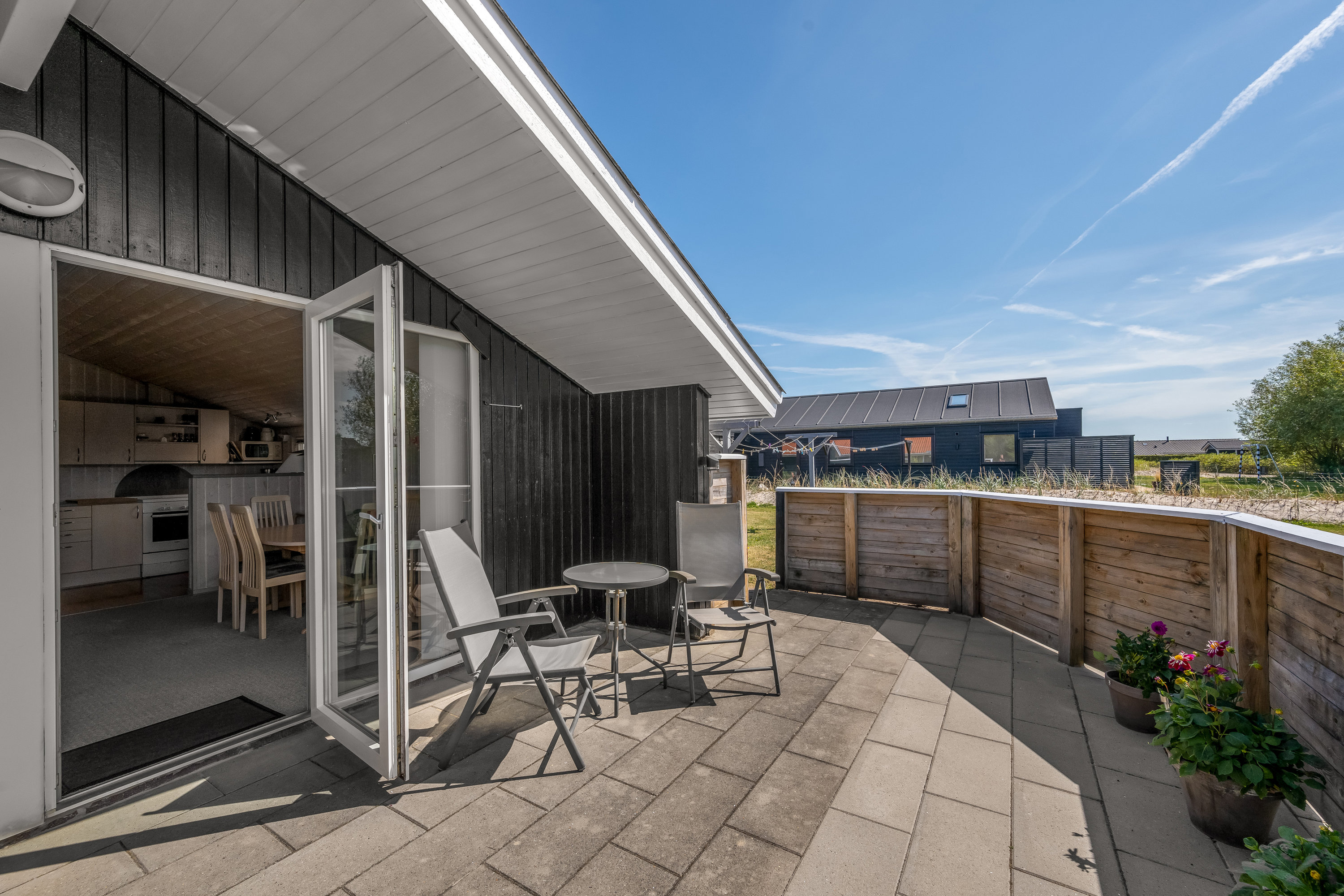 Fremhævet terrasse billede i fuldskærmstilstand. Billede af Blomstervænget 34, Bork Havn, 6893 Hemmet