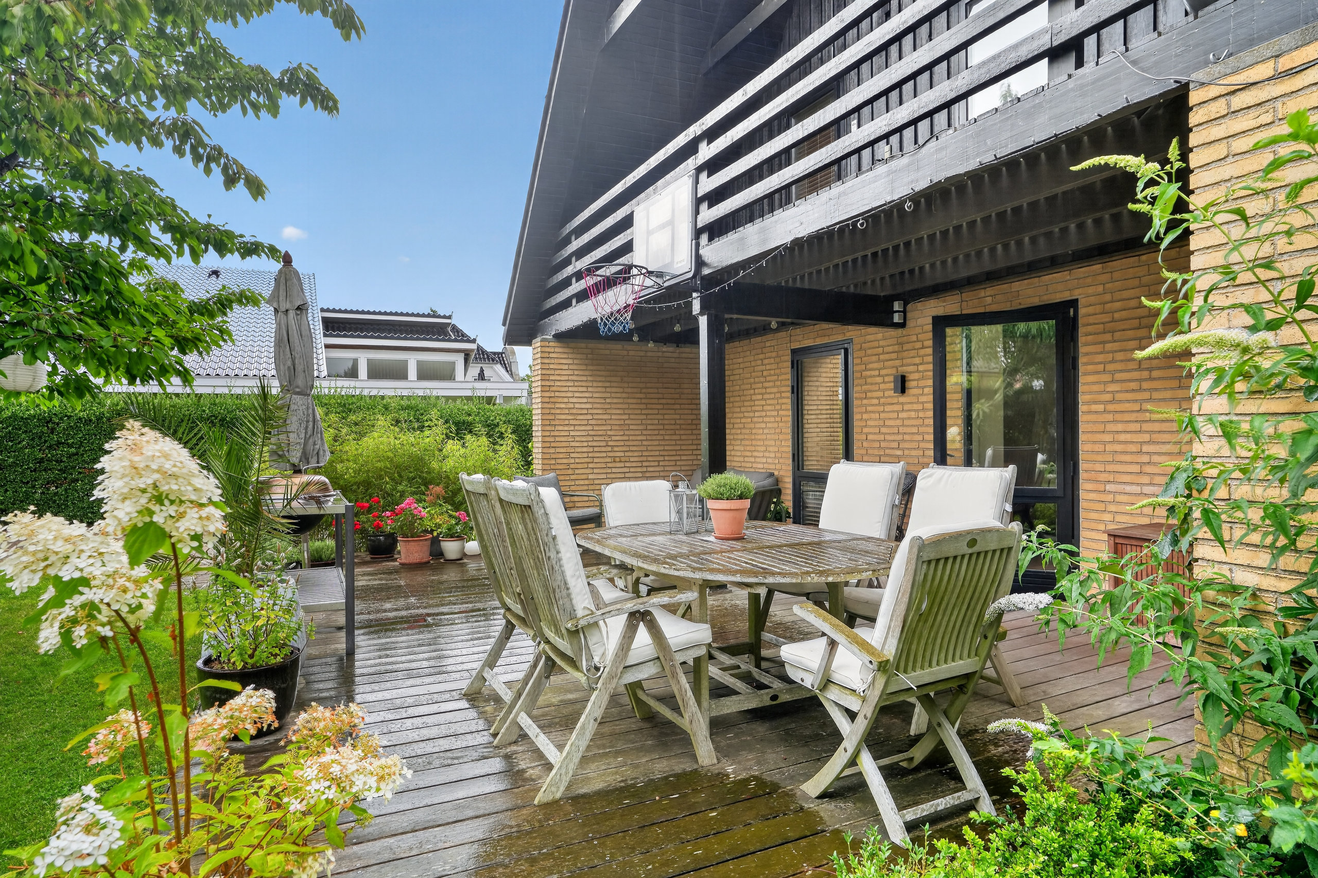 Fremhævet terrasse billede i fuldskærmstilstand. Billede af Laveskov Alle 105, 3050 Humlebæk