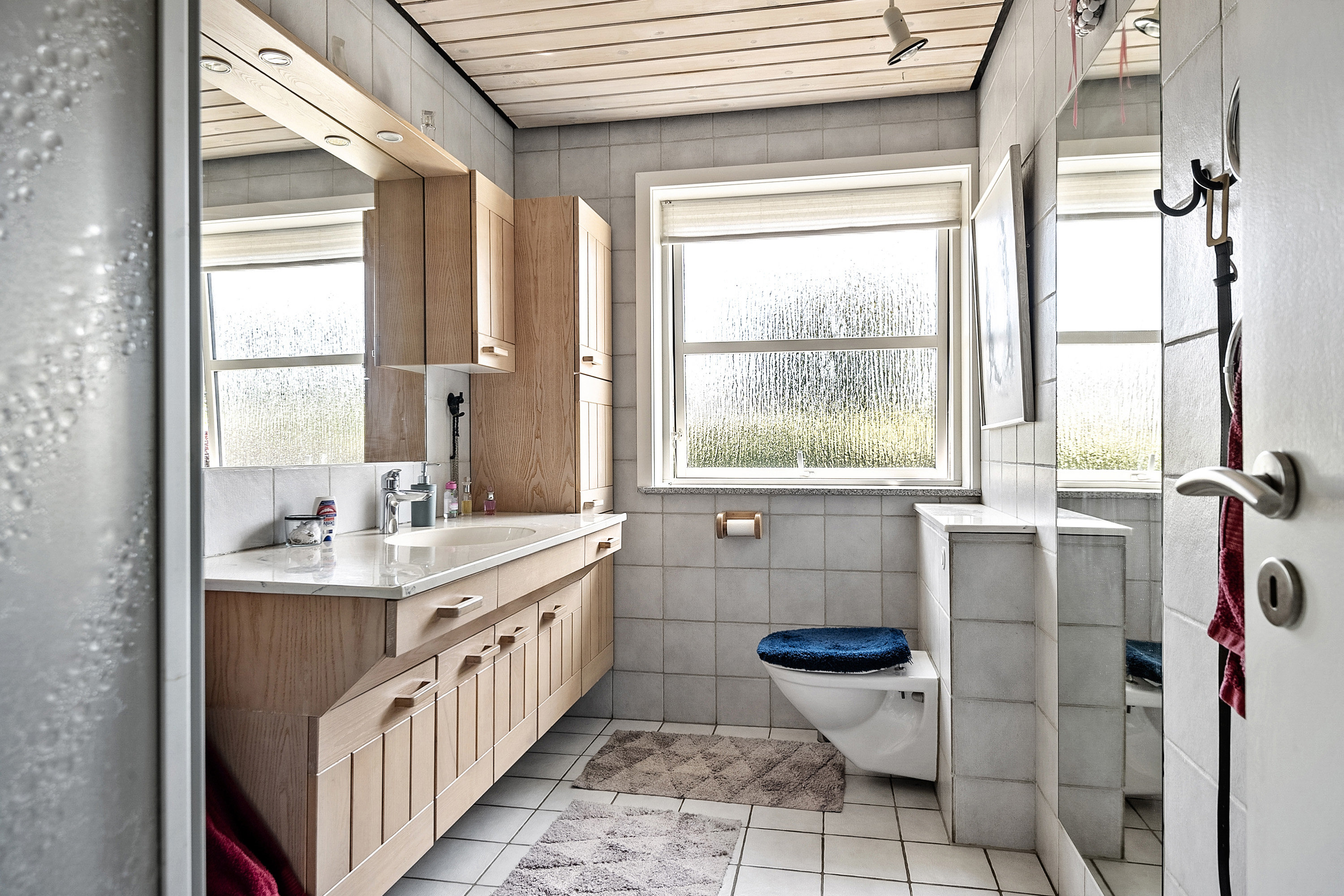 Fremhævet badeværelse billede i fuldskærmstilstand. Billede af Spurvehøjen 16, 6731 Tjæreborg