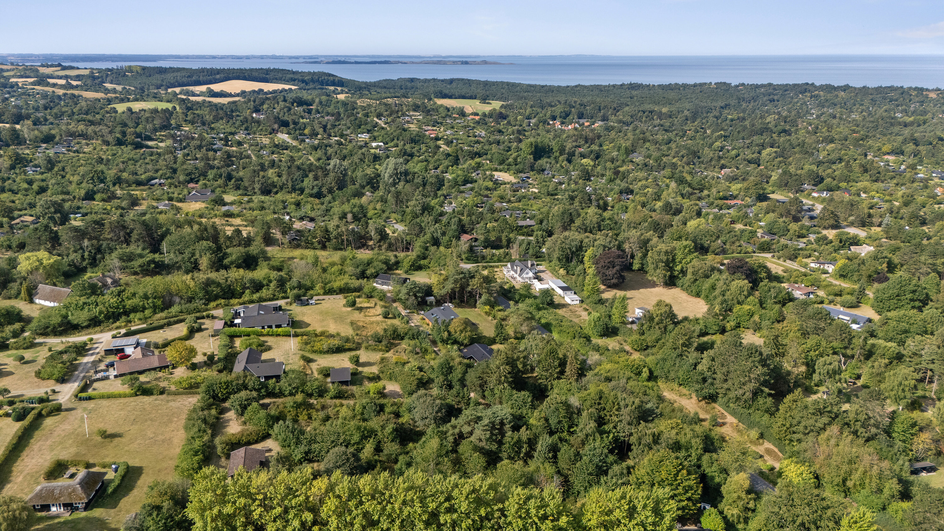 Fremhævet luftfoto billede i fuldskærmstilstand. Billede af Lærkegårdsvænget 7, Ordrup, 4540 Fårevejle