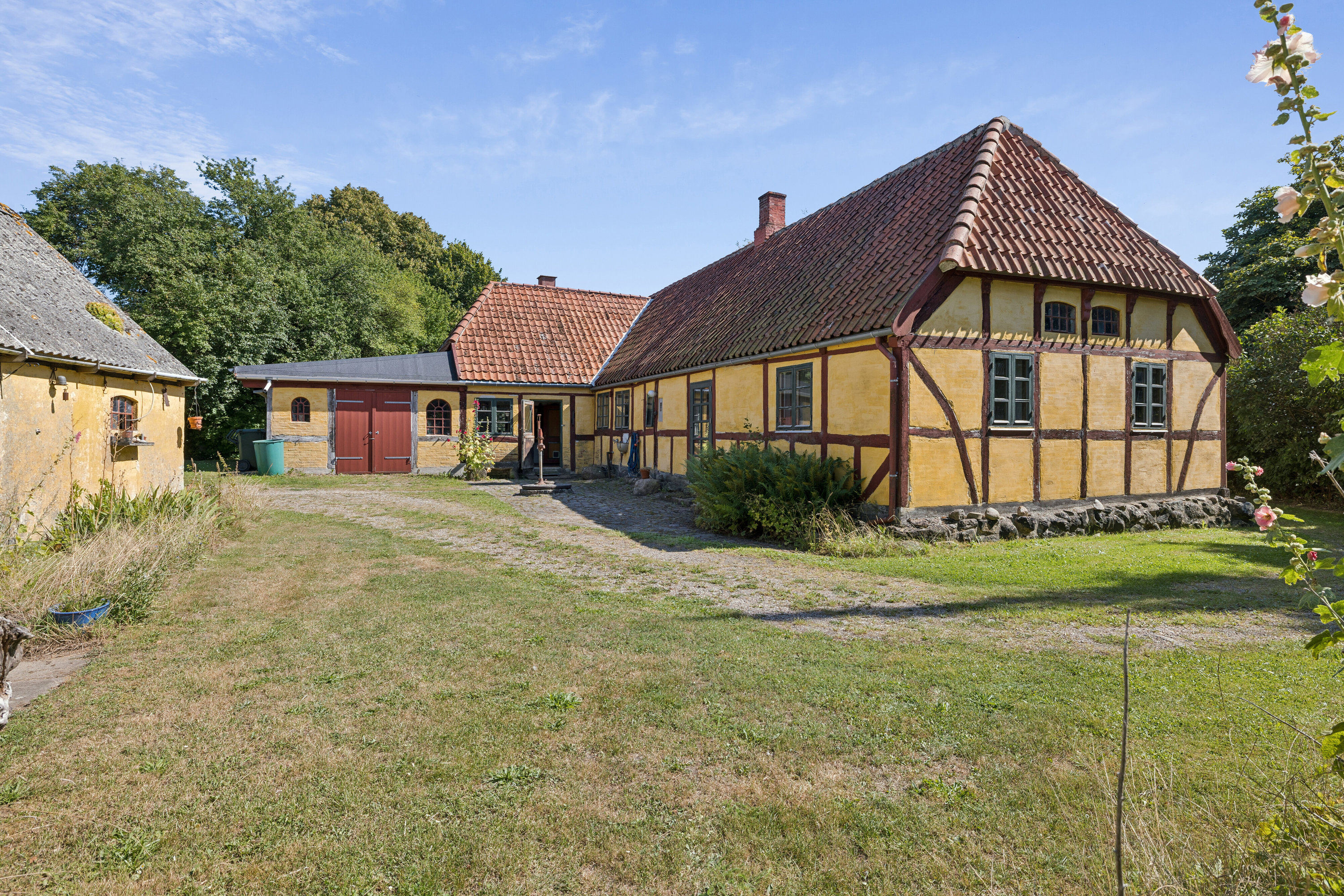 Fremhævet set fra vejen billede i fuldskærmstilstand. Billede af Spodsbjergvej 219, Gammel Skrøbelev, 5900 Rudkøbing