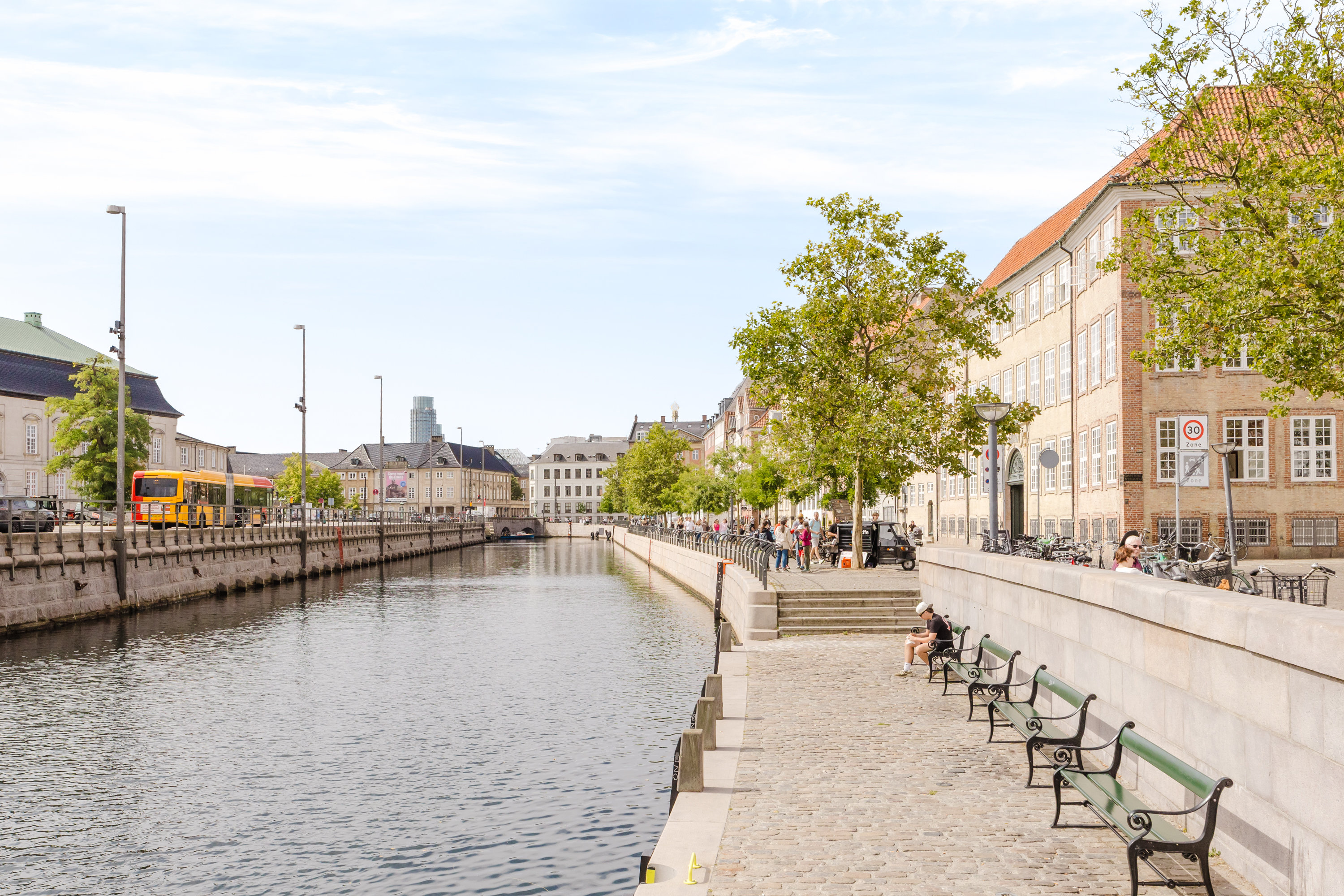Fremhævet andet billede i fuldskærmstilstand. Billede af Knabrostræde 5, 3. tv., 1210 København K