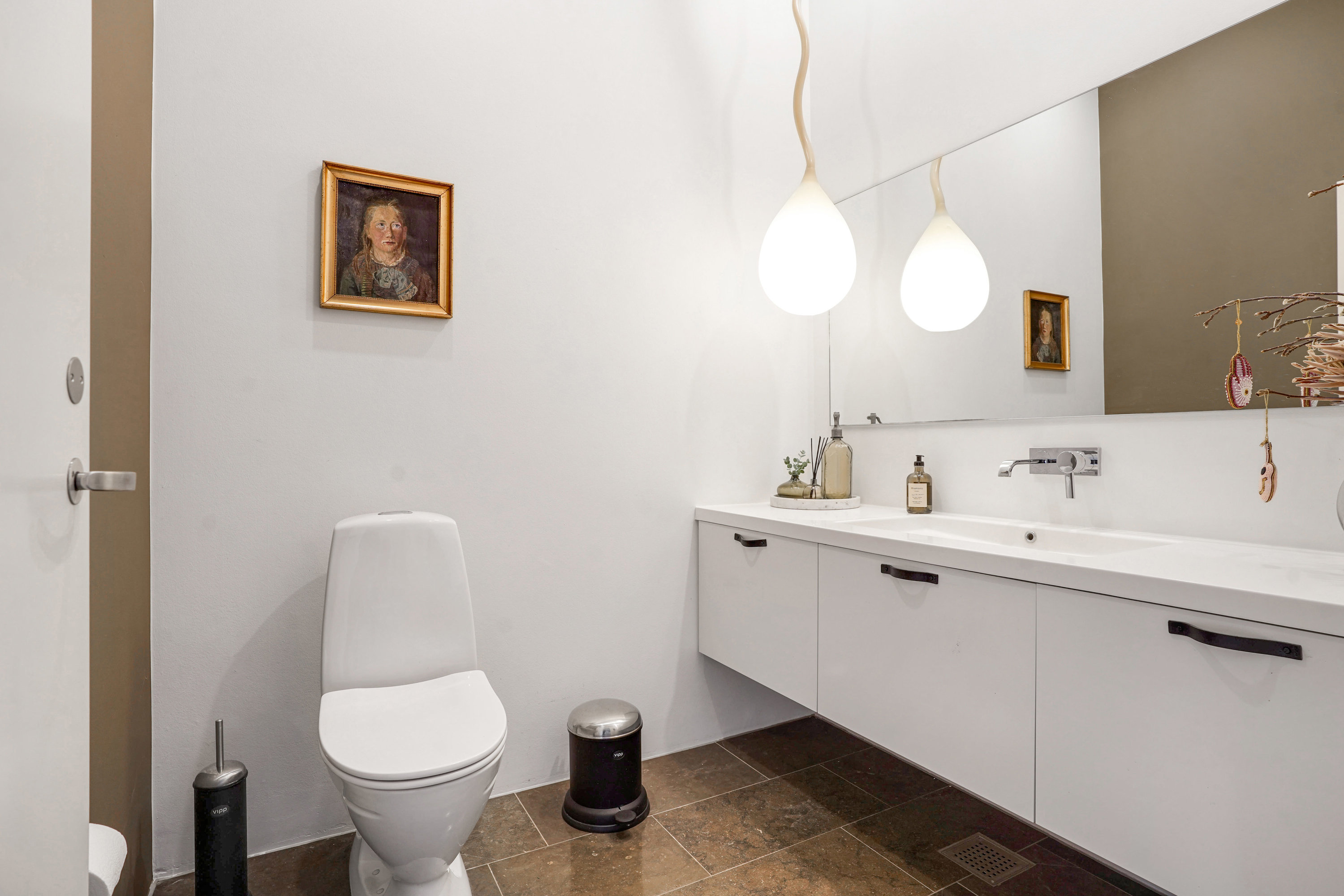 Fremhævet toilet billede i fuldskærmstilstand. Billede af Skovbakkevænget 11, Skt Klemens, 5260 Odense S
