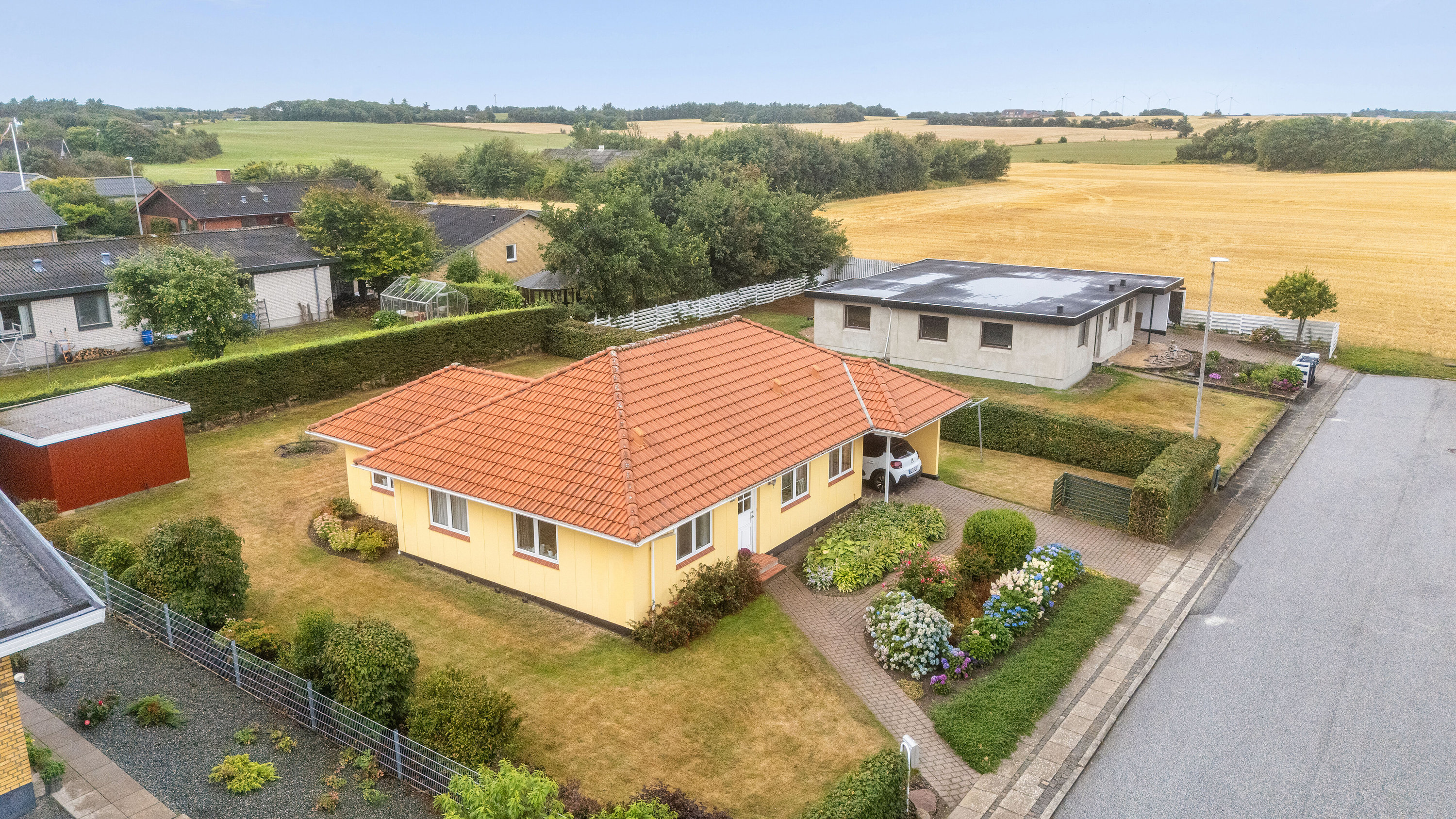 Fremhævet set fra vejen billede i fuldskærmstilstand. Billede af Rosenvænget 11, 7755 Bedsted Thy