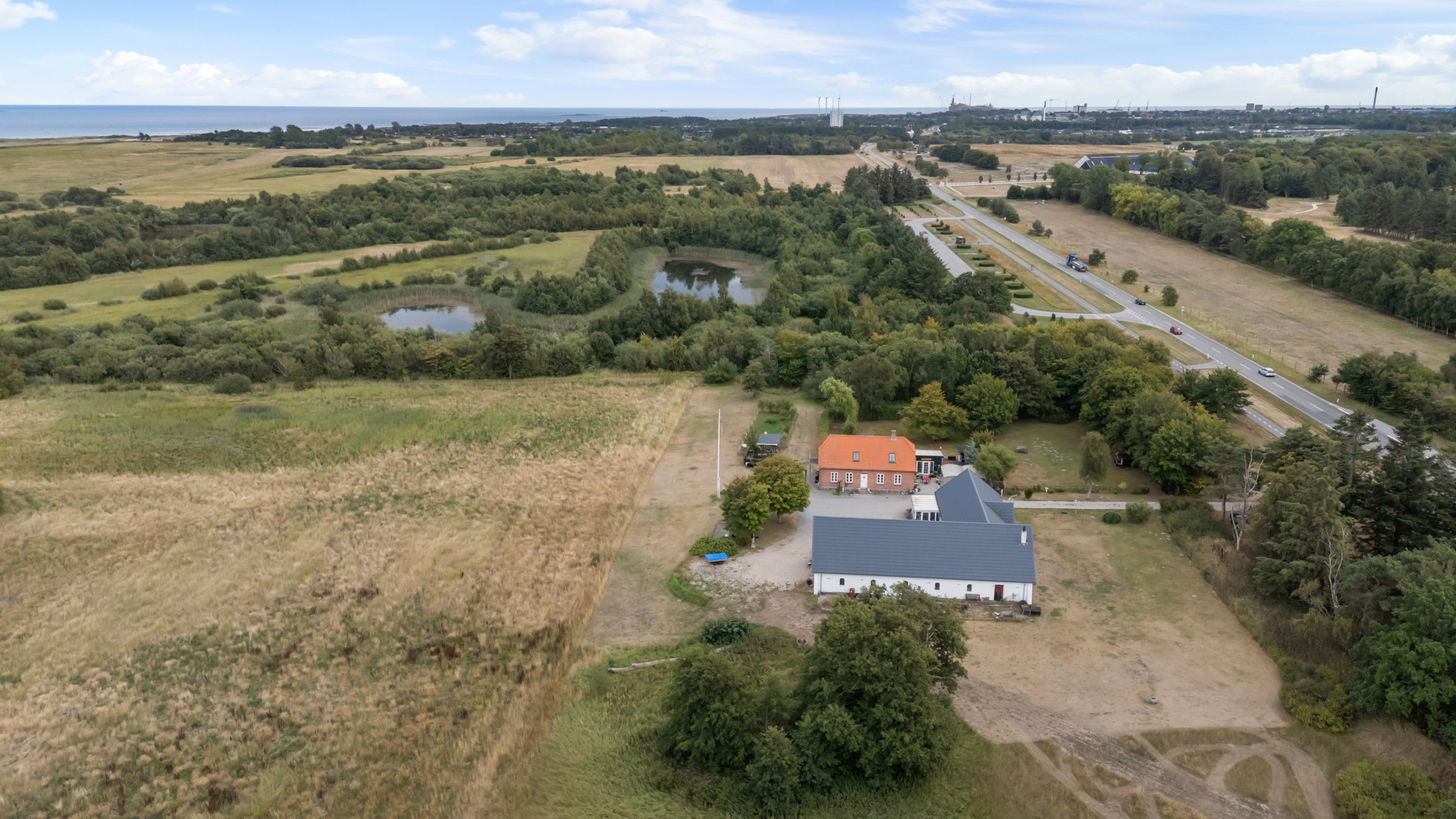 Fremhævet luftfoto billede i fuldskærmstilstand. Billede af Skagensvej 200, Elling, 9900 Frederikshavn
