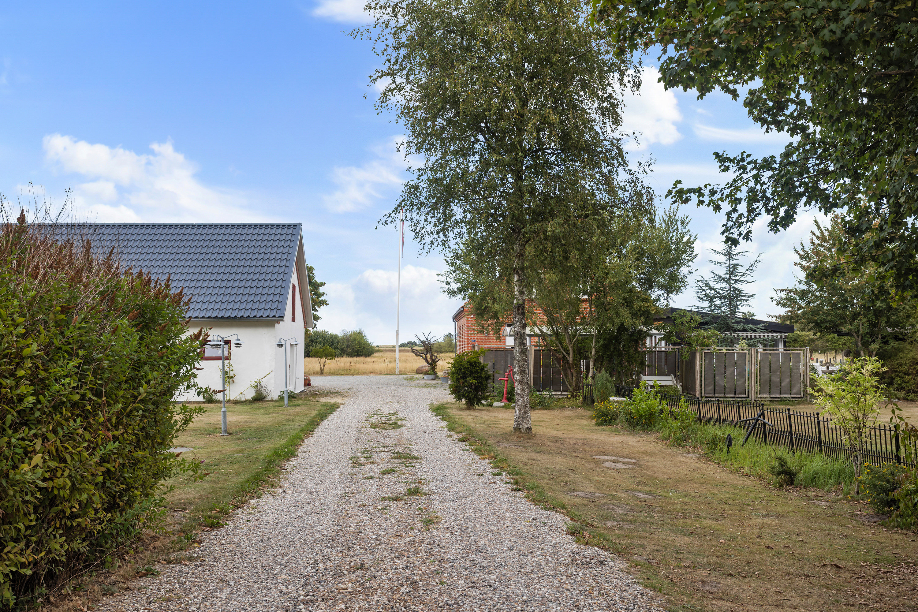 Fremhævet indkørsel billede i fuldskærmstilstand. Billede af Skagensvej 200, Elling, 9900 Frederikshavn