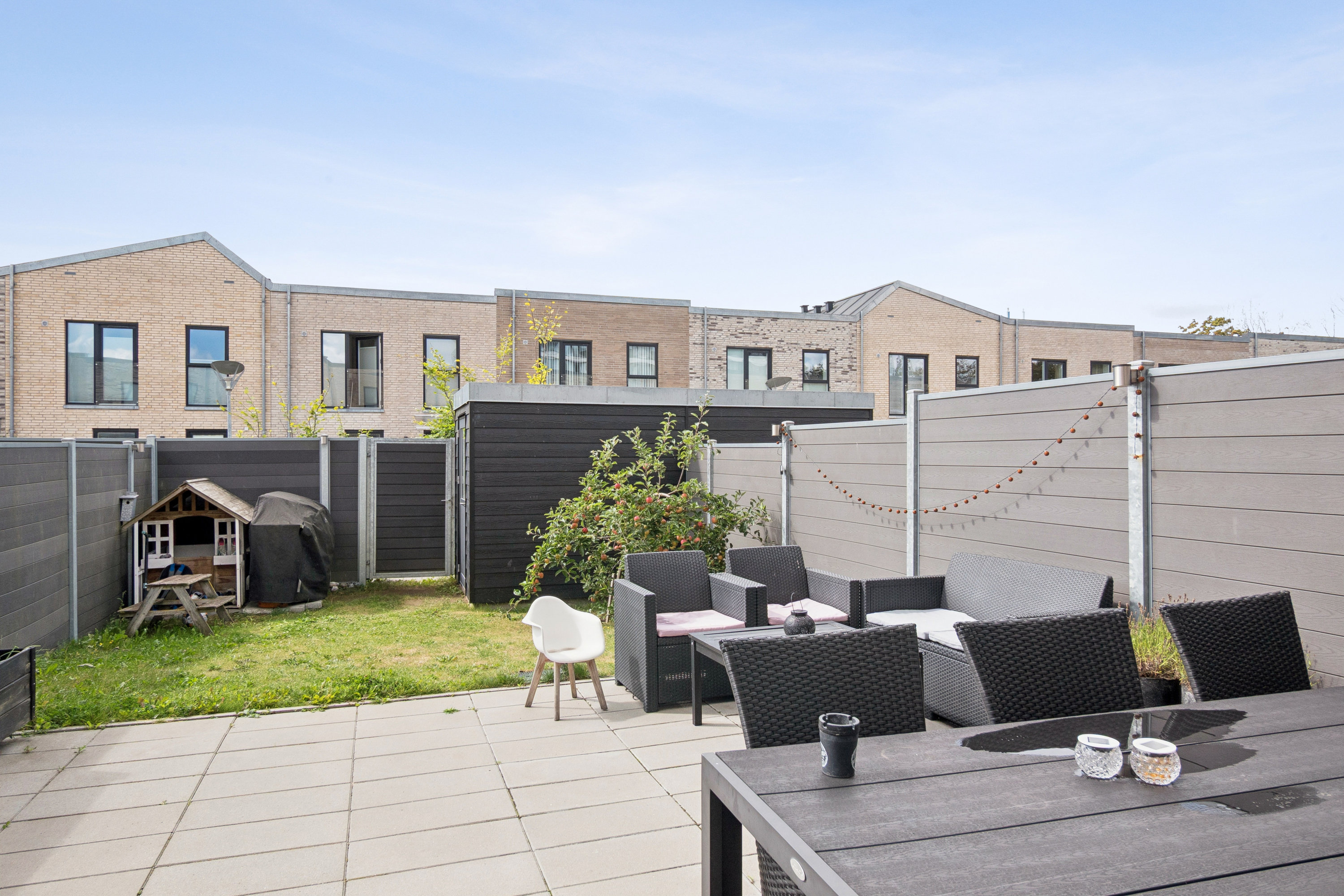 Fremhævet terrasse billede i fuldskærmstilstand. Billede af Stenkløvervænget 11, 2625 Vallensbæk