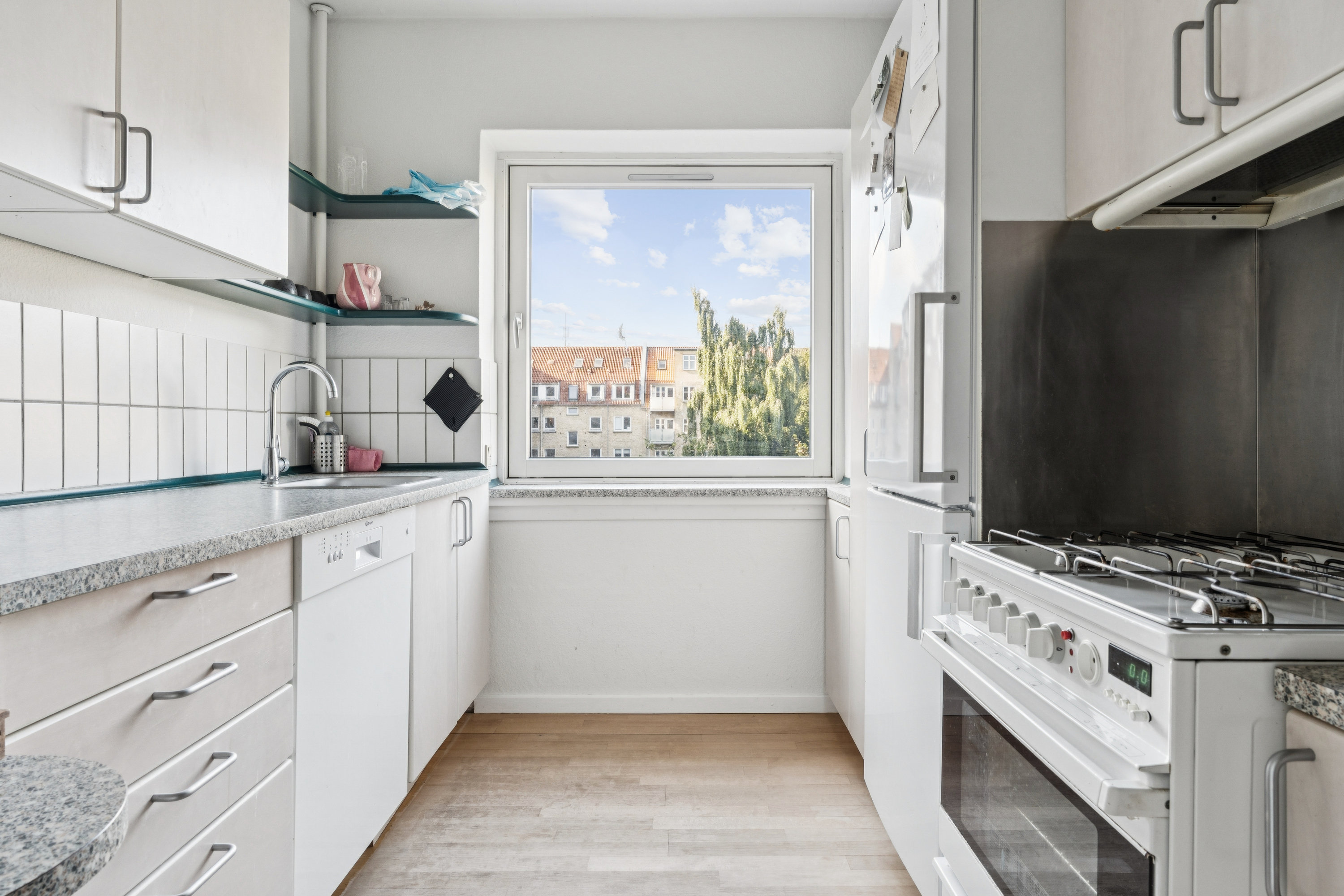 Fremhævet køkken billede i fuldskærmstilstand. Billede af Peder Skrams Gade 33, 2. th., 9000 Aalborg