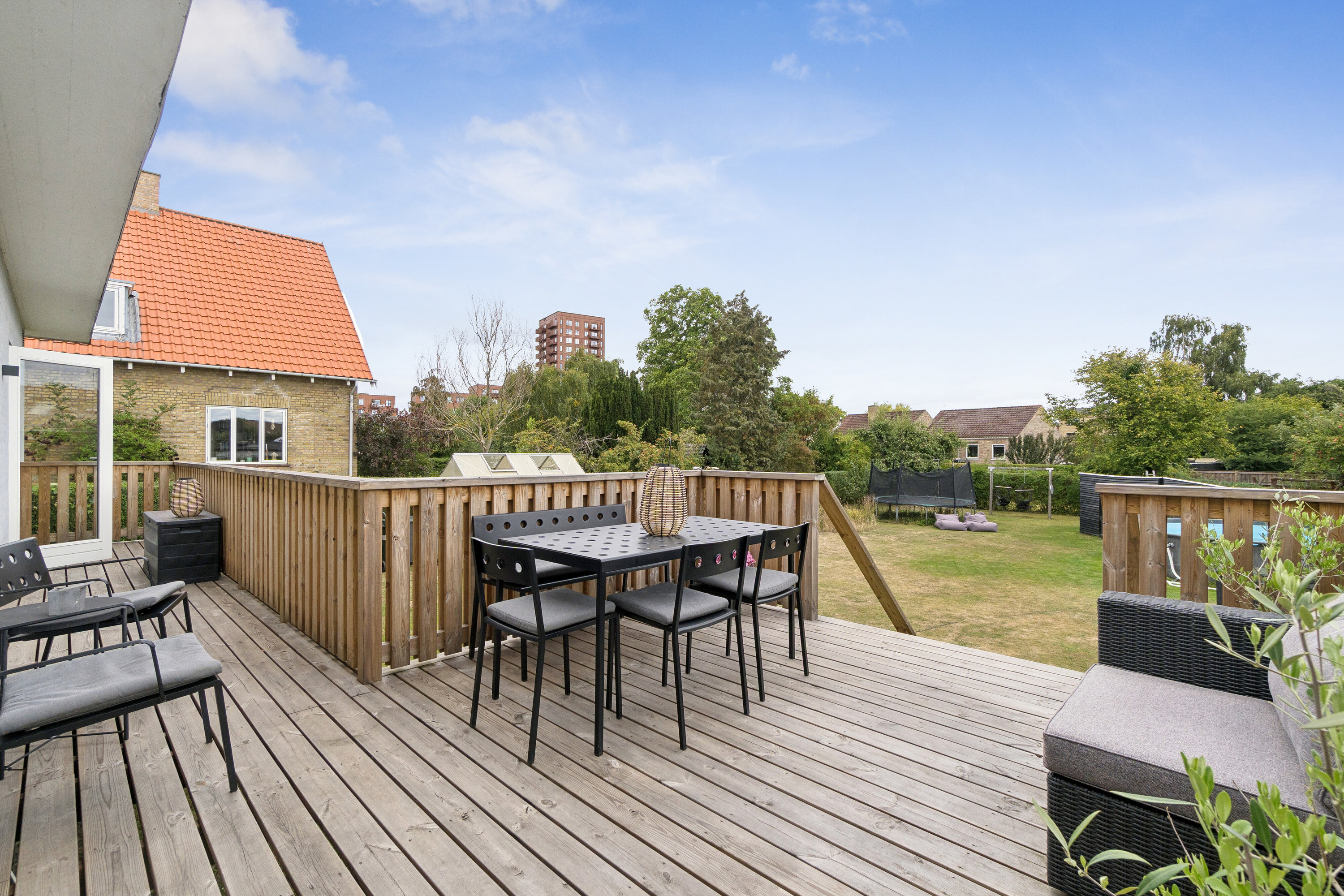 Fremhævet terrasse billede i fuldskærmstilstand. Billede af Plovheldvej 9, 2650 Hvidovre