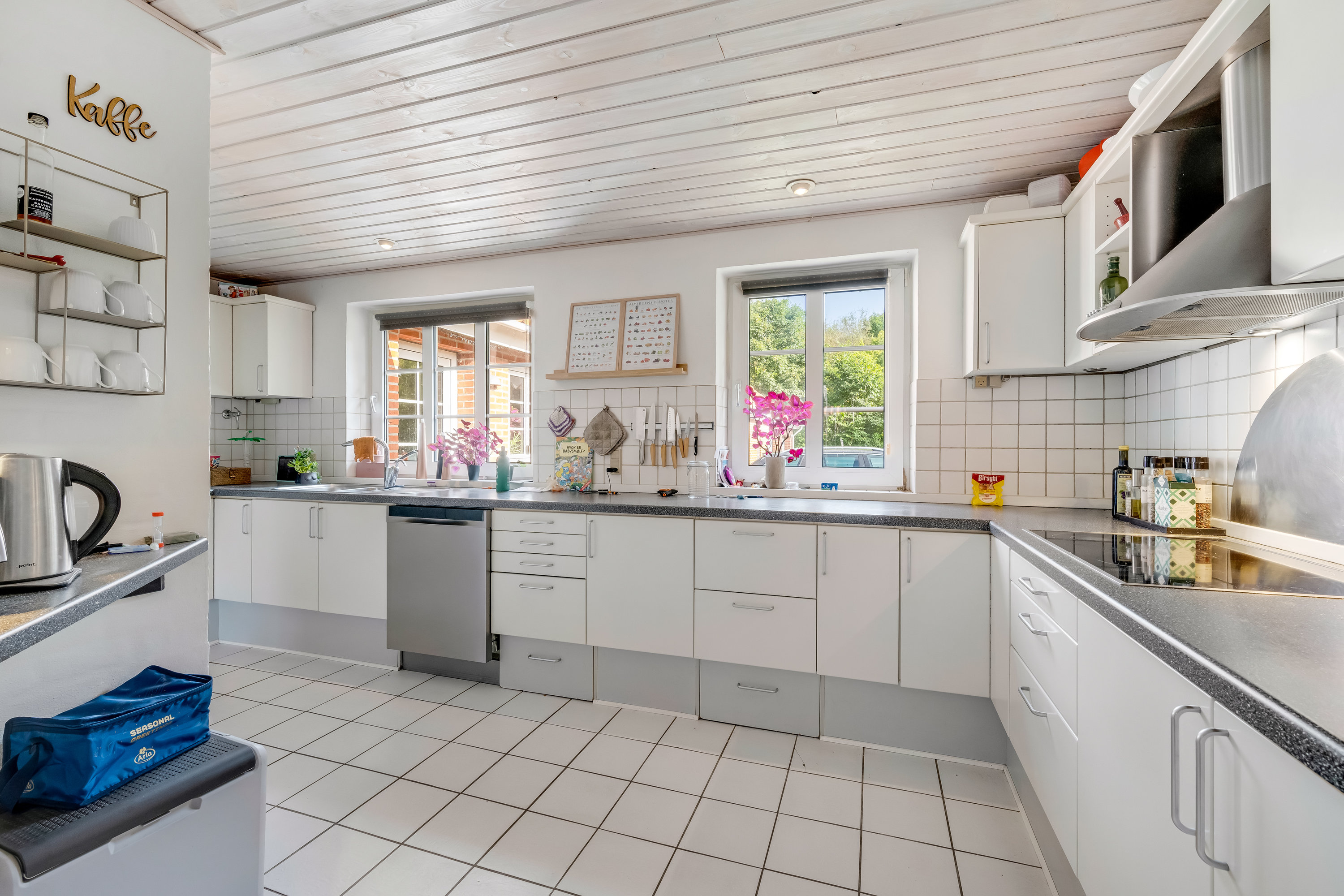 Fremhævet køkken billede i fuldskærmstilstand. Billede af Hvingelvej 8, Hee, 6950 Ringkøbing