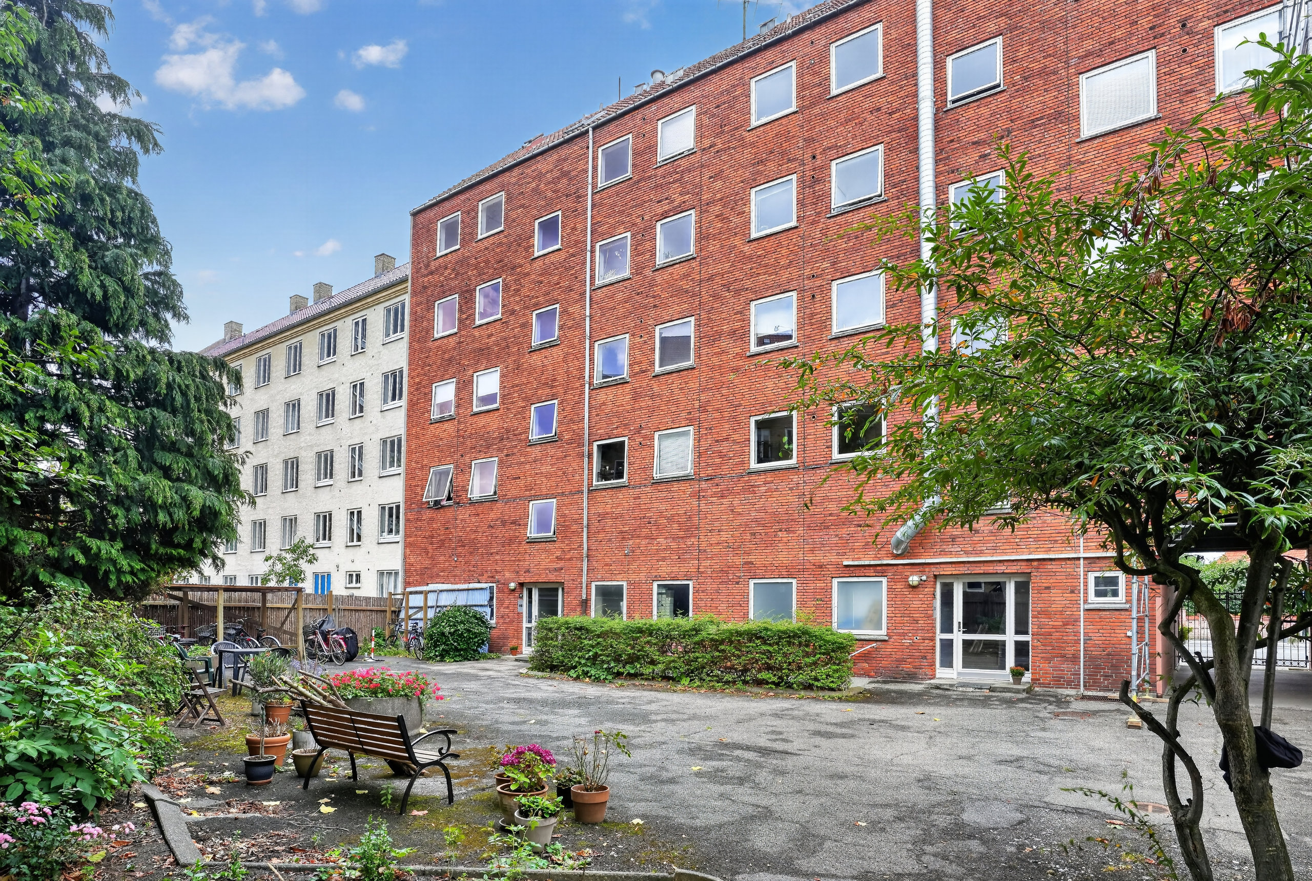 Fremhævet ejendommen billede i fuldskærmstilstand. Billede af Søborg Hovedgade 8D, 1. tv., 2870 Dyssegård