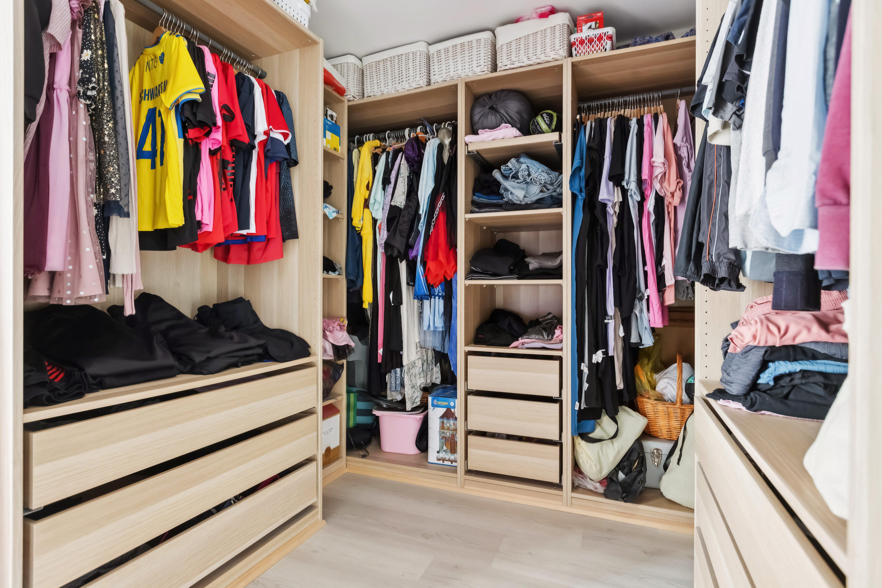 Fremhævet walkin closet billede i fuldskærmstilstand. Billede af Borgbygård Alle 21, 2770 Kastrup