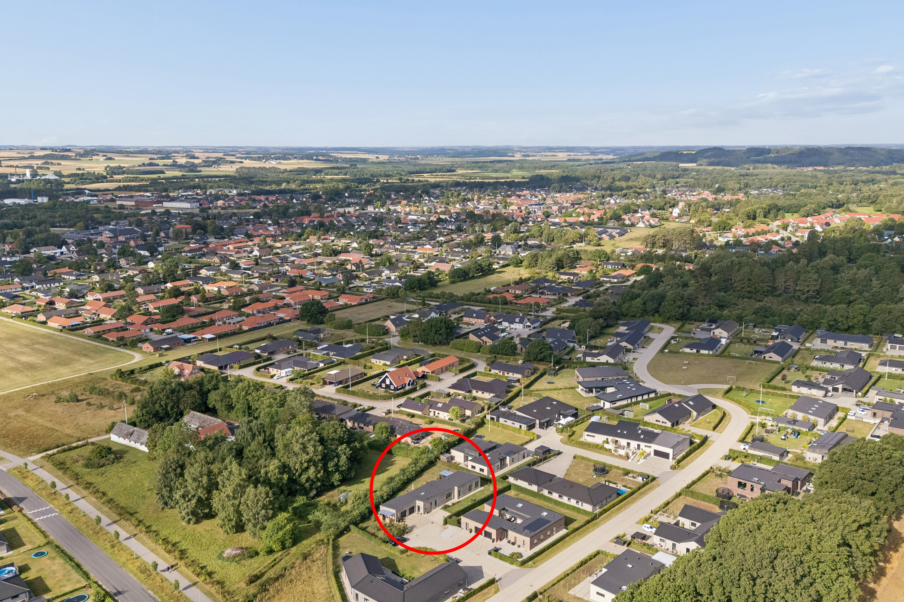 Fremhævet luftfoto billede i fuldskærmstilstand. Billede af Porsbakkevej 3, 8963 Auning