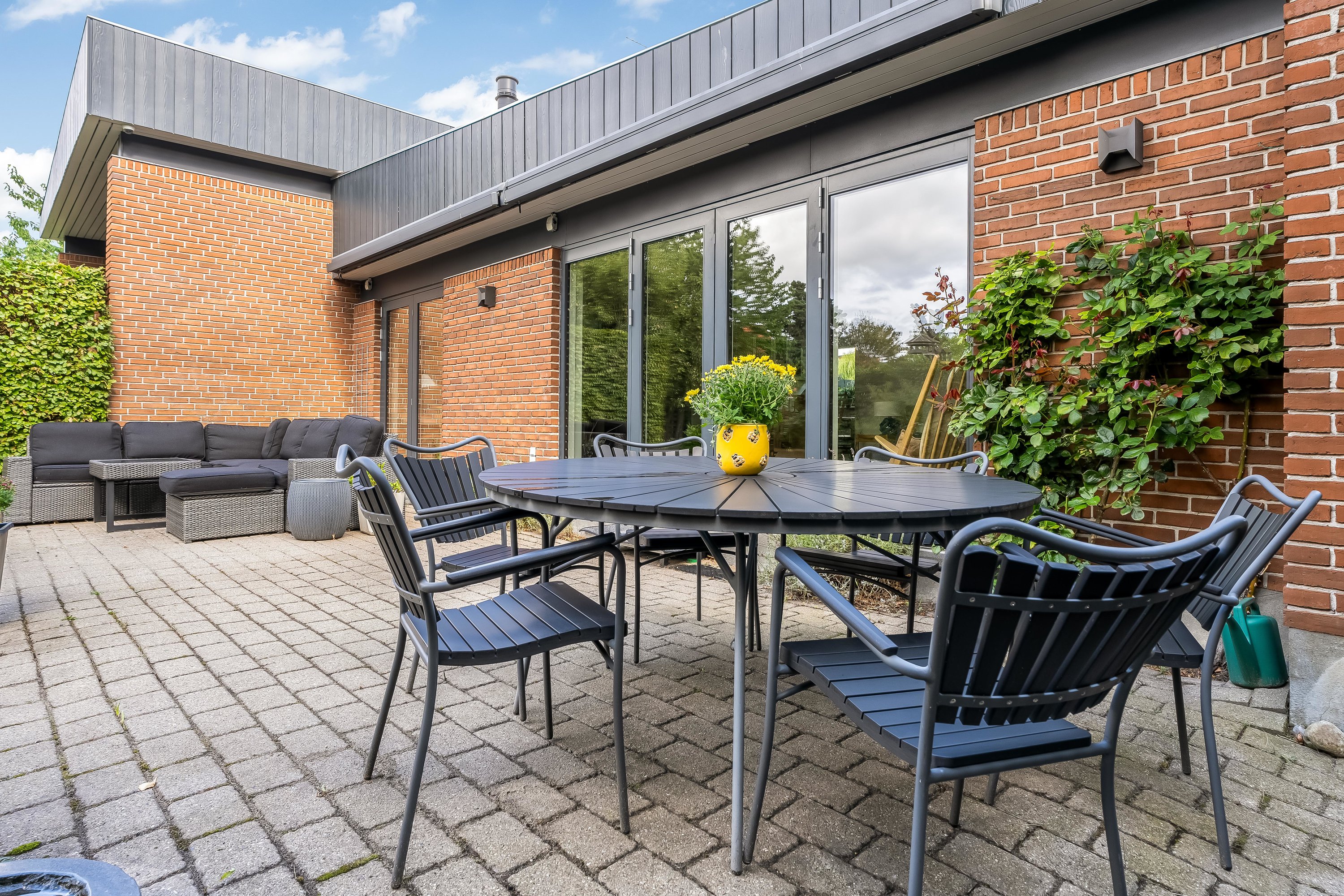 Fremhævet terrasse billede i fuldskærmstilstand. Billede af Stutmestervej 10B, 3400 Hillerød