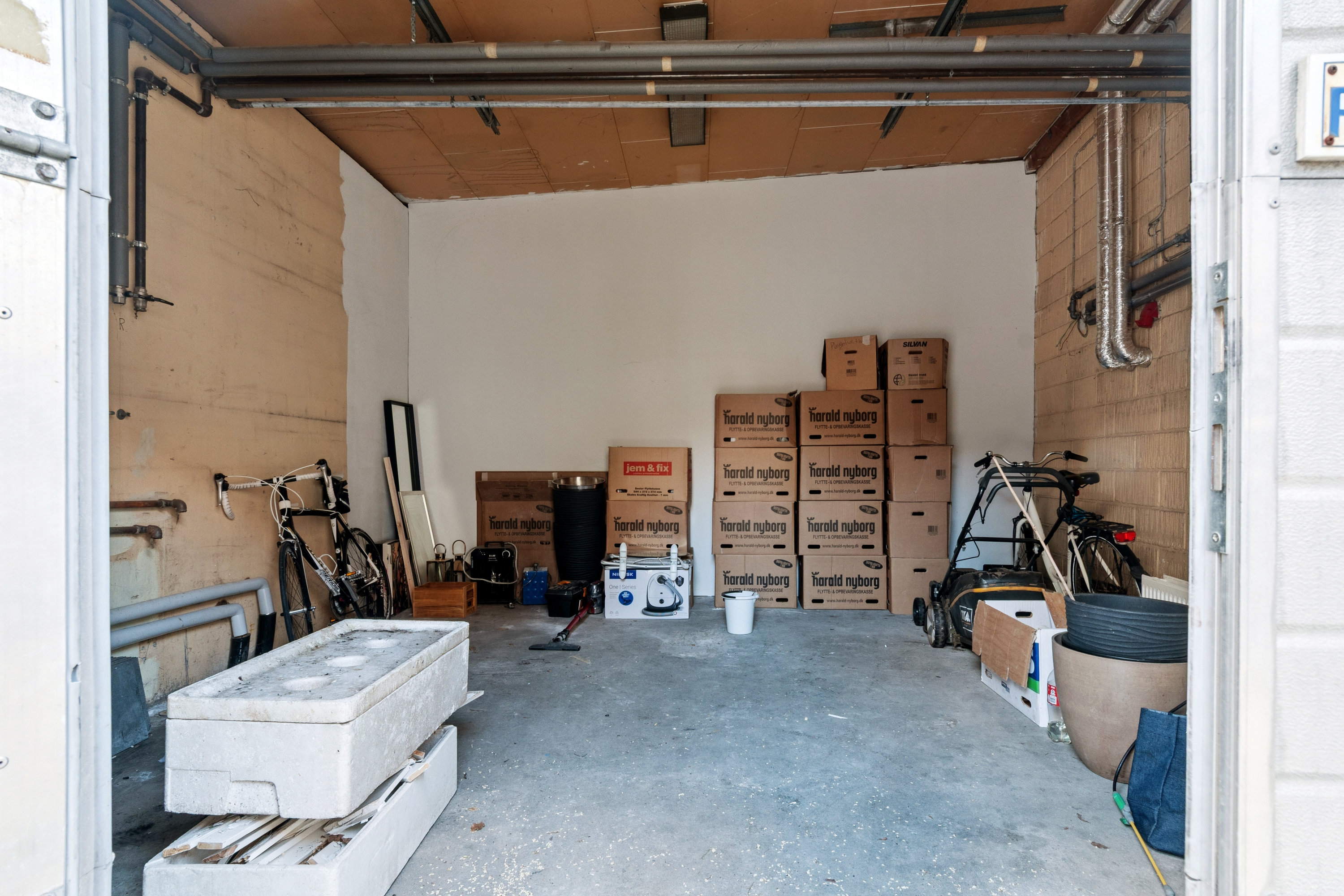 Fremhævet garage billede i fuldskærmstilstand. Billede af Kirkebjerg Allé 31, st., 2720 Vanløse