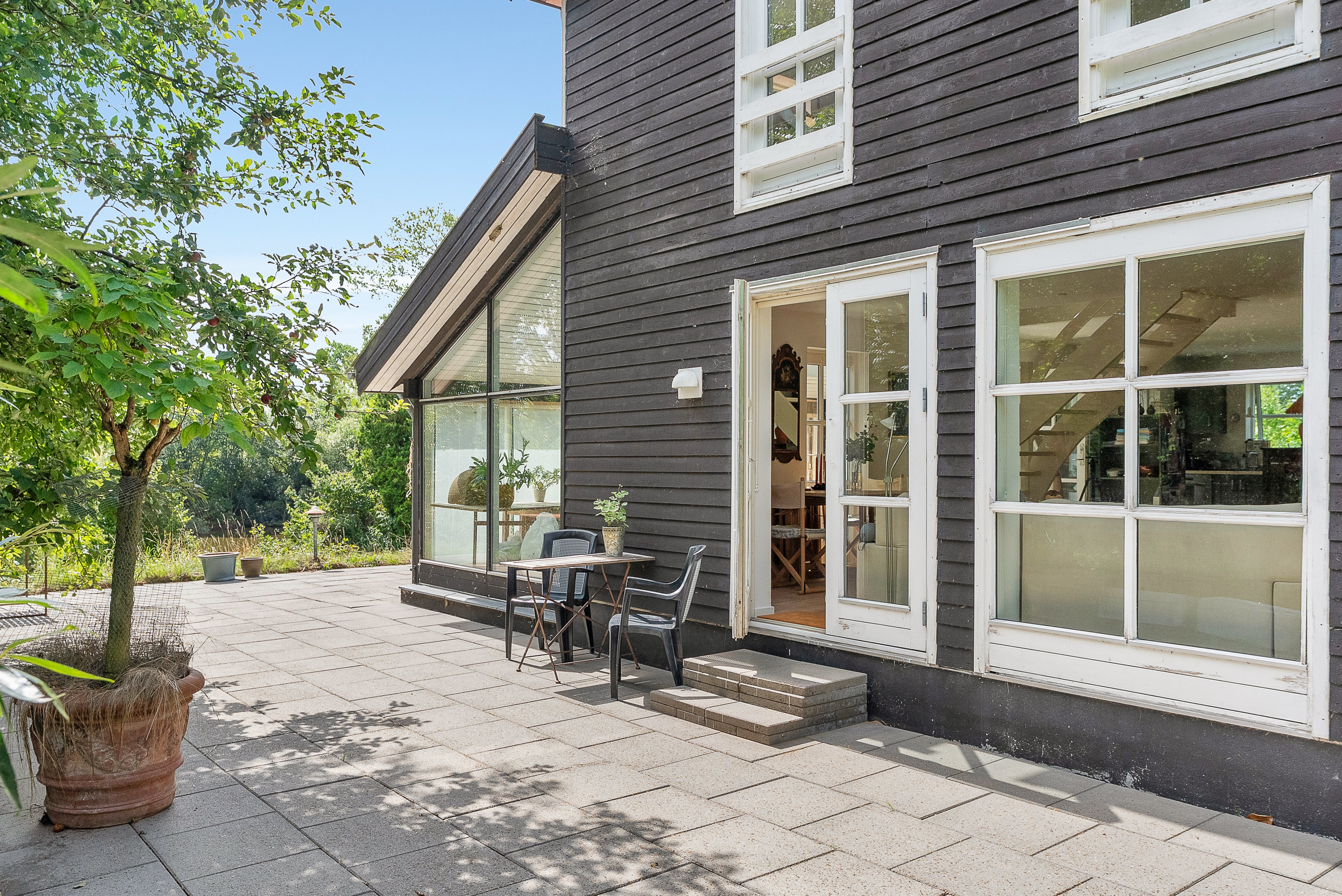 Fremhævet terrasse billede i fuldskærmstilstand. Billede af Bobjergvej 10, Allerup, 5672 Broby