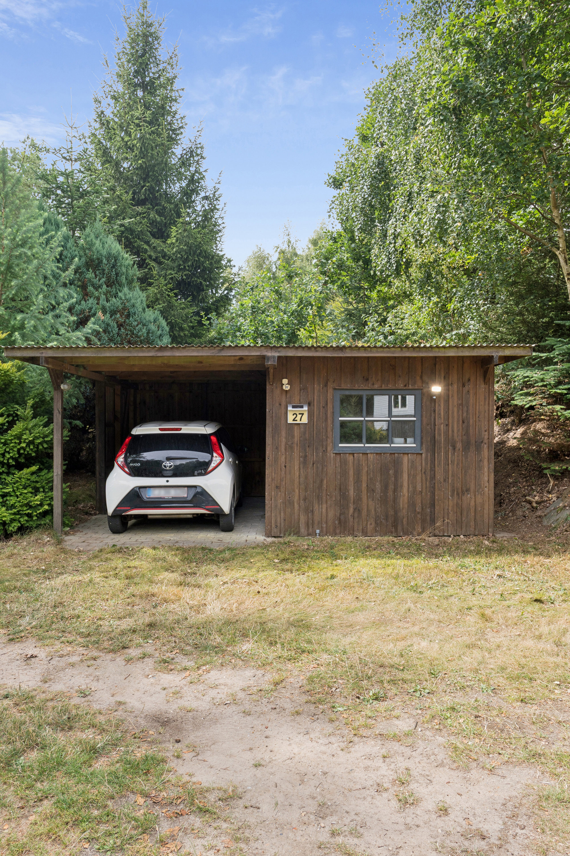 Fremhævet garage billede i fuldskærmstilstand. Billede af Allinggårdsvej 27, Grauballe, 8600 Silkeborg
