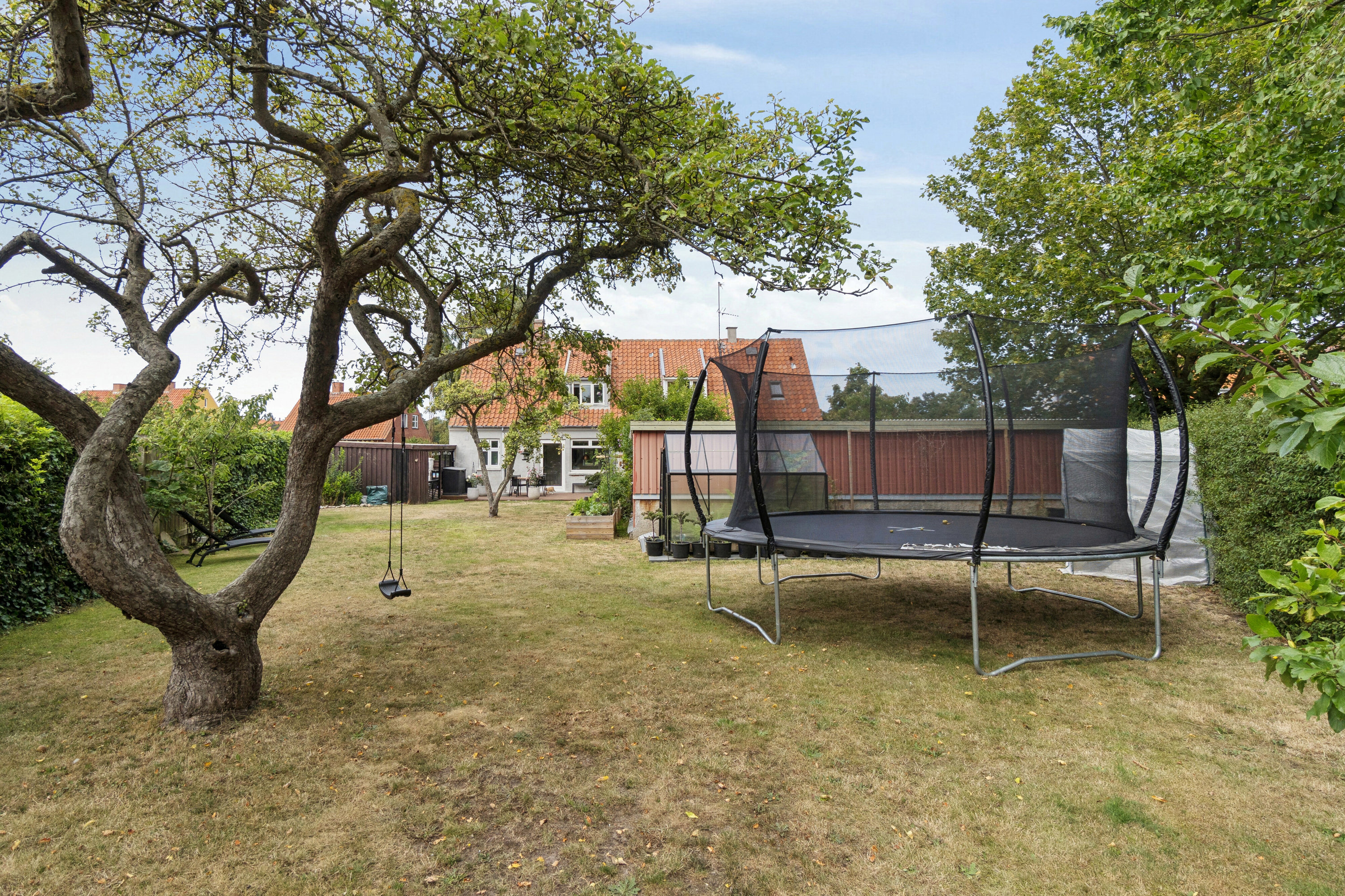 Fremhævet set fra haven billede i fuldskærmstilstand. Billede af Byledsgade 82, Rønne, 3700 Rønne