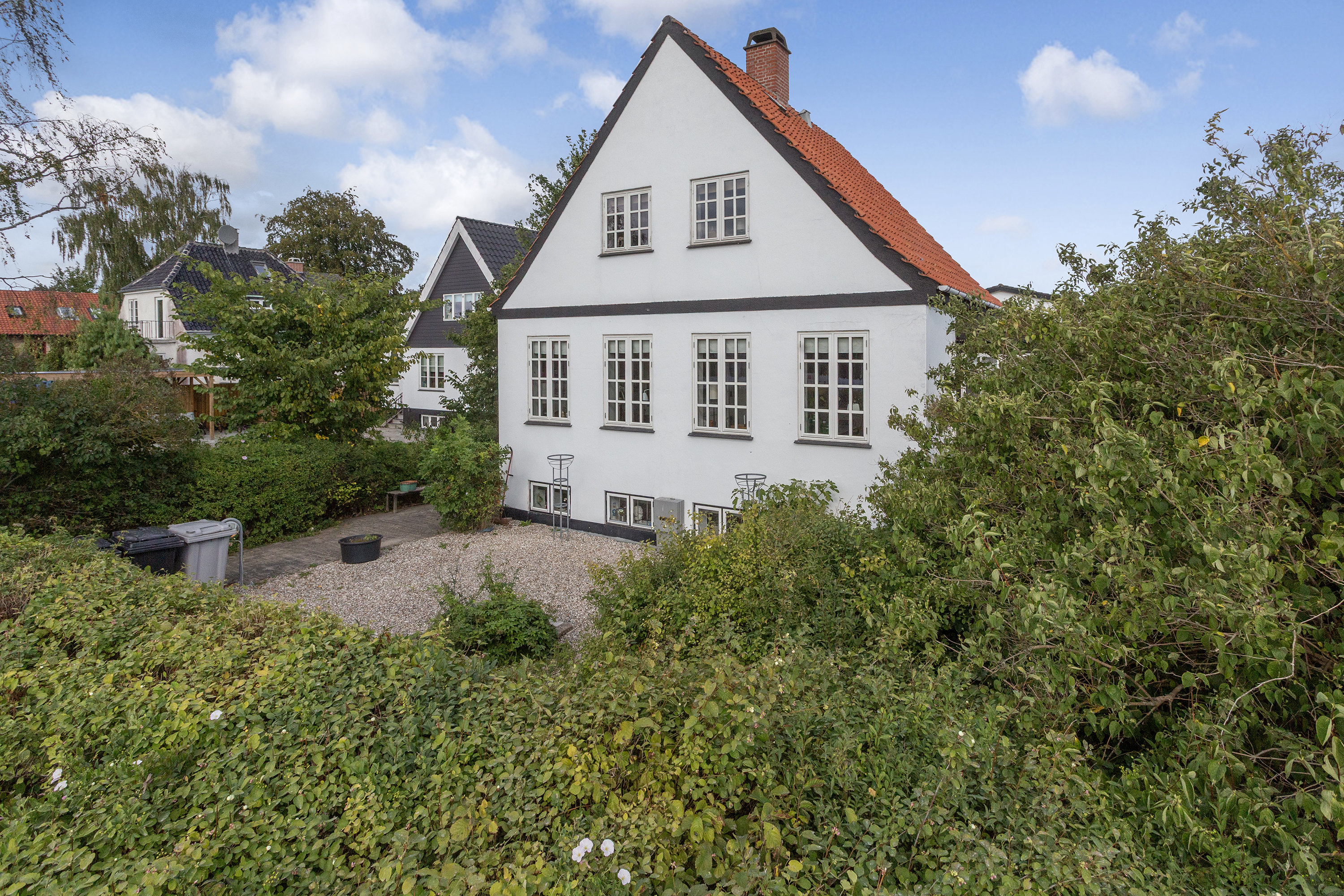 Fremhævet facade billede i fuldskærmstilstand. Billede af Amager Landevej 21, 2770 Kastrup
