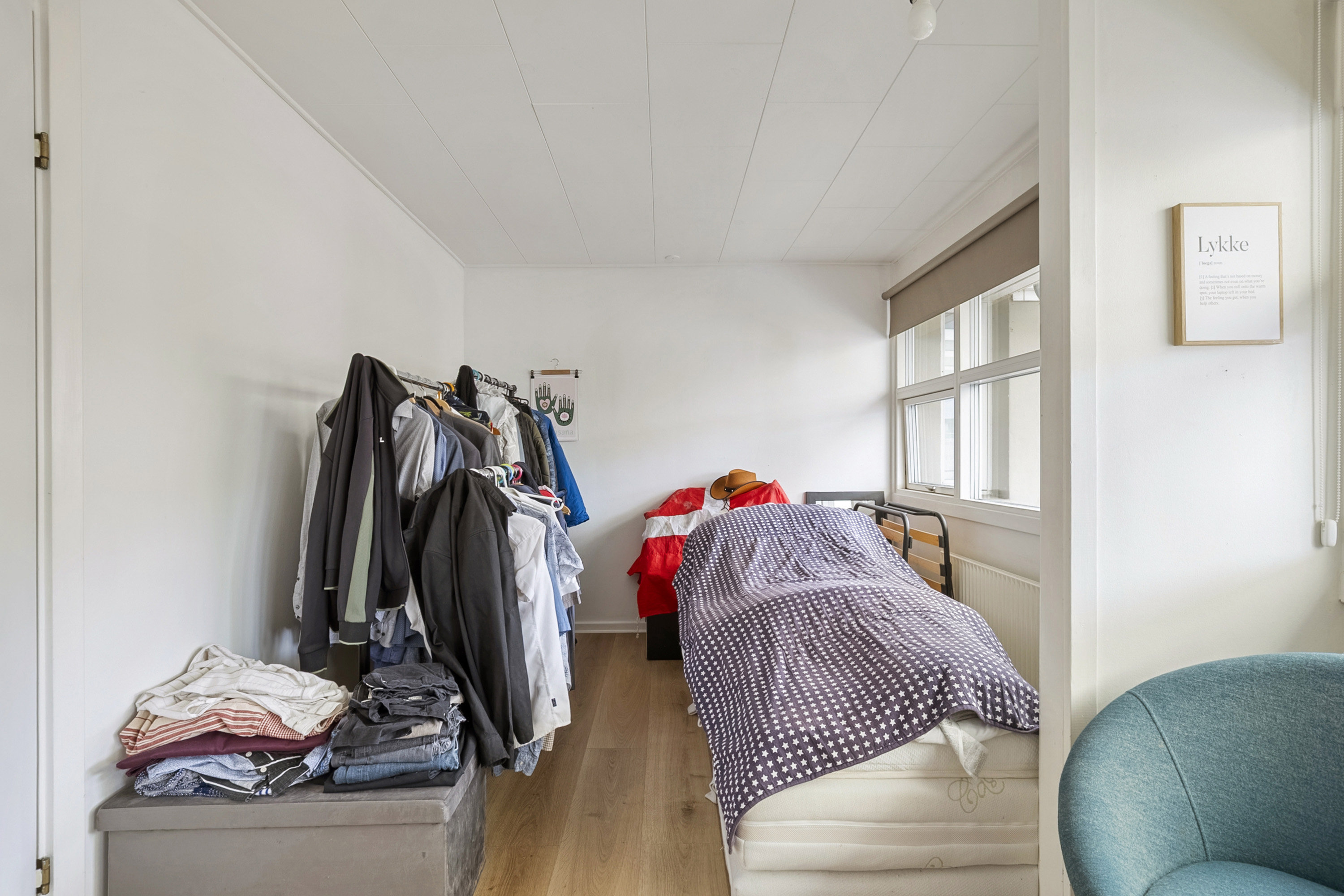 Fremhævet soveværelse billede i fuldskærmstilstand. Billede af Melbavænget 7, Søhus, 5270 Odense N