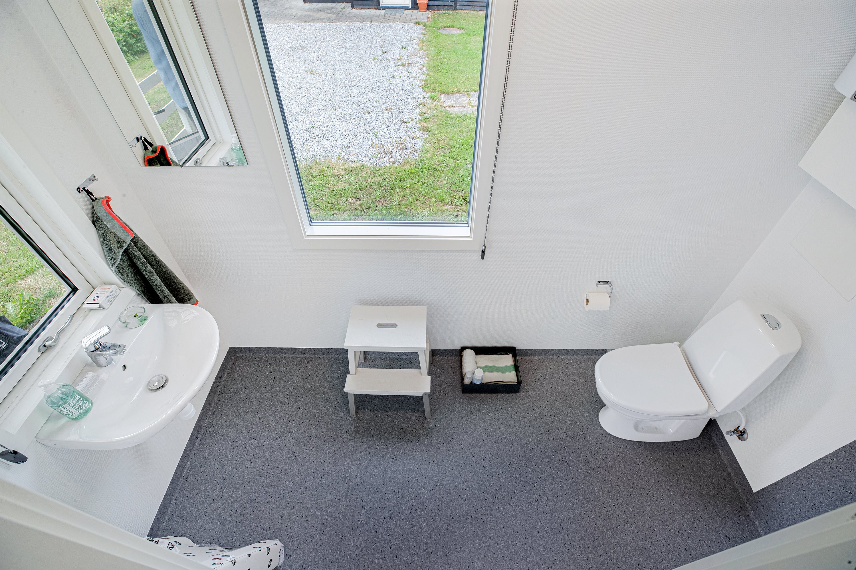 Fremhævet badeværelse billede i fuldskærmstilstand. Billede af Chr Bachsvej 9A, Asserballeskov, 6440 Augustenborg