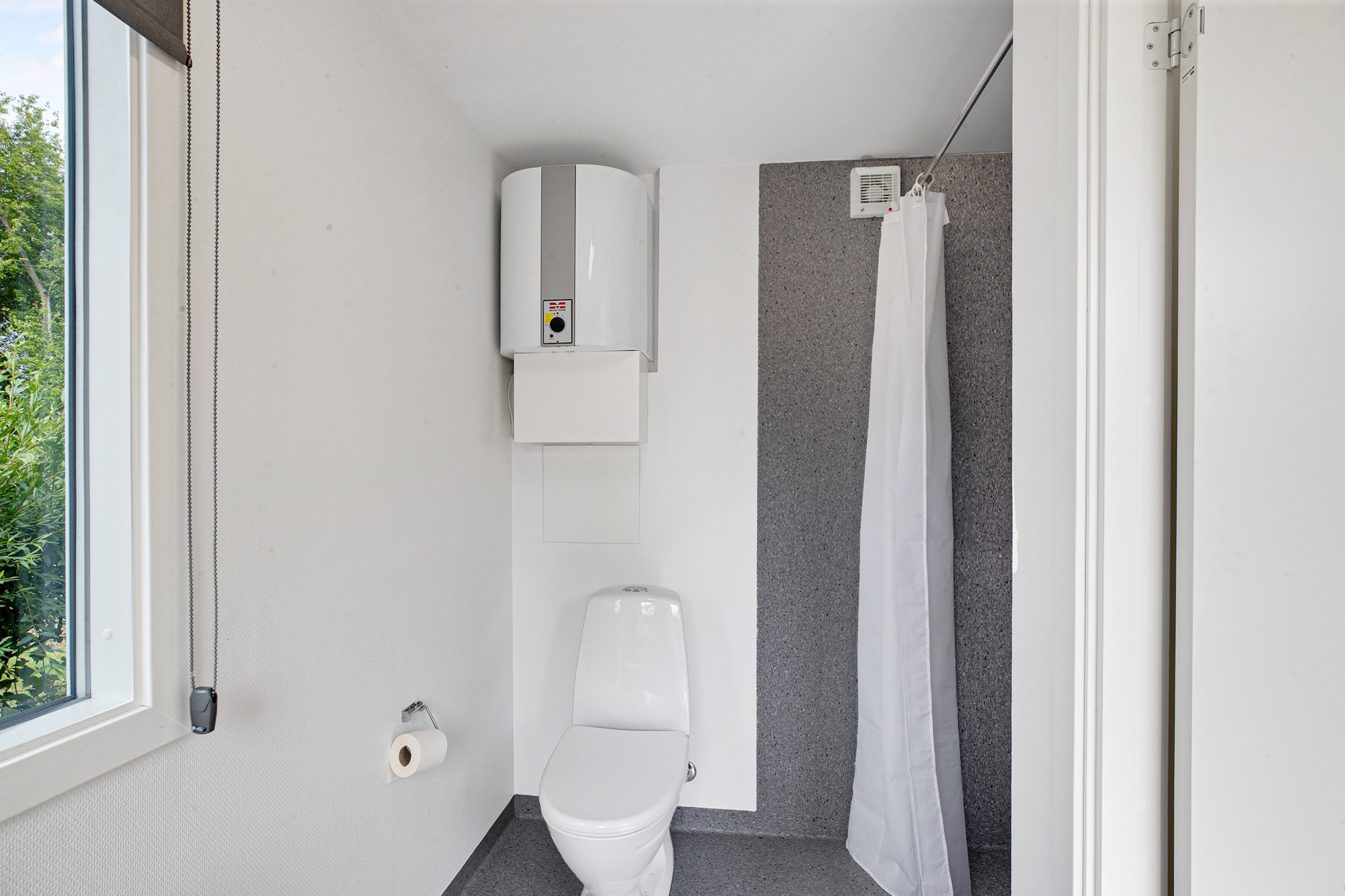 Fremhævet bad billede i fuldskærmstilstand. Billede af Chr Bachsvej 9A, Asserballeskov, 6440 Augustenborg