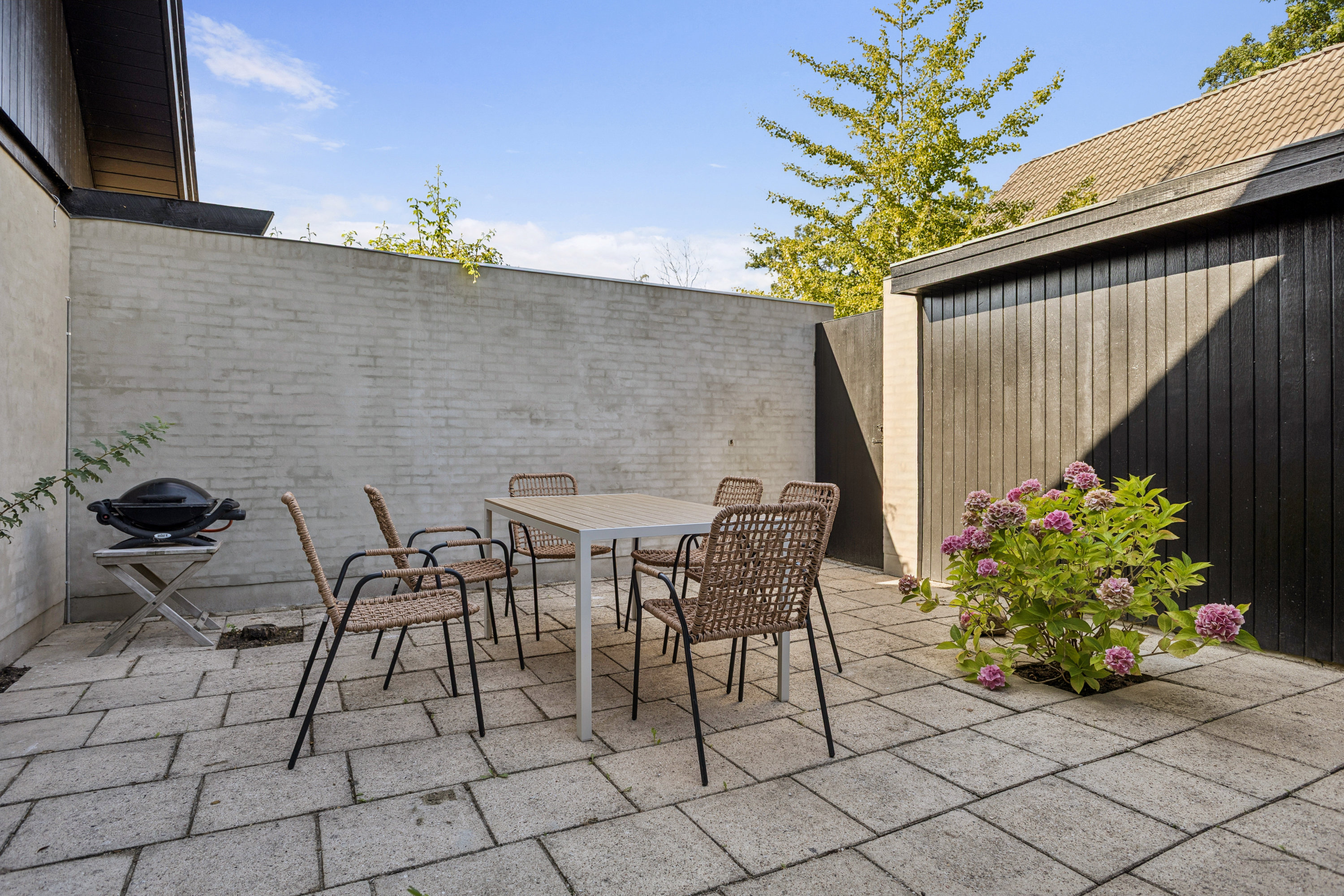 Fremhævet terrasse billede i fuldskærmstilstand. Billede af Abildvej 15, 8250 Egå