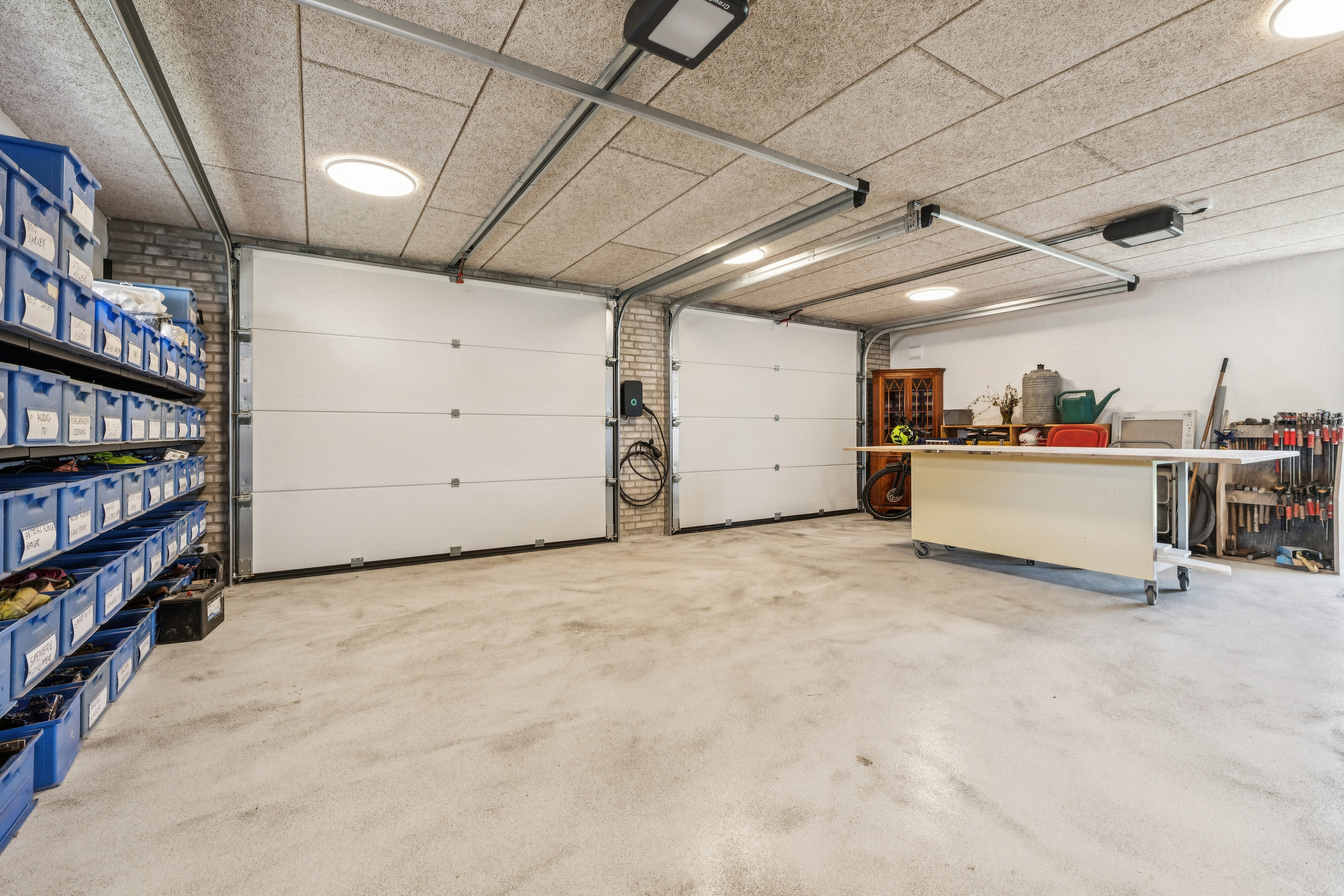 Fremhævet garage billede i fuldskærmstilstand. Billede af Østerbyvej 1C, 8310 Tranbjerg J