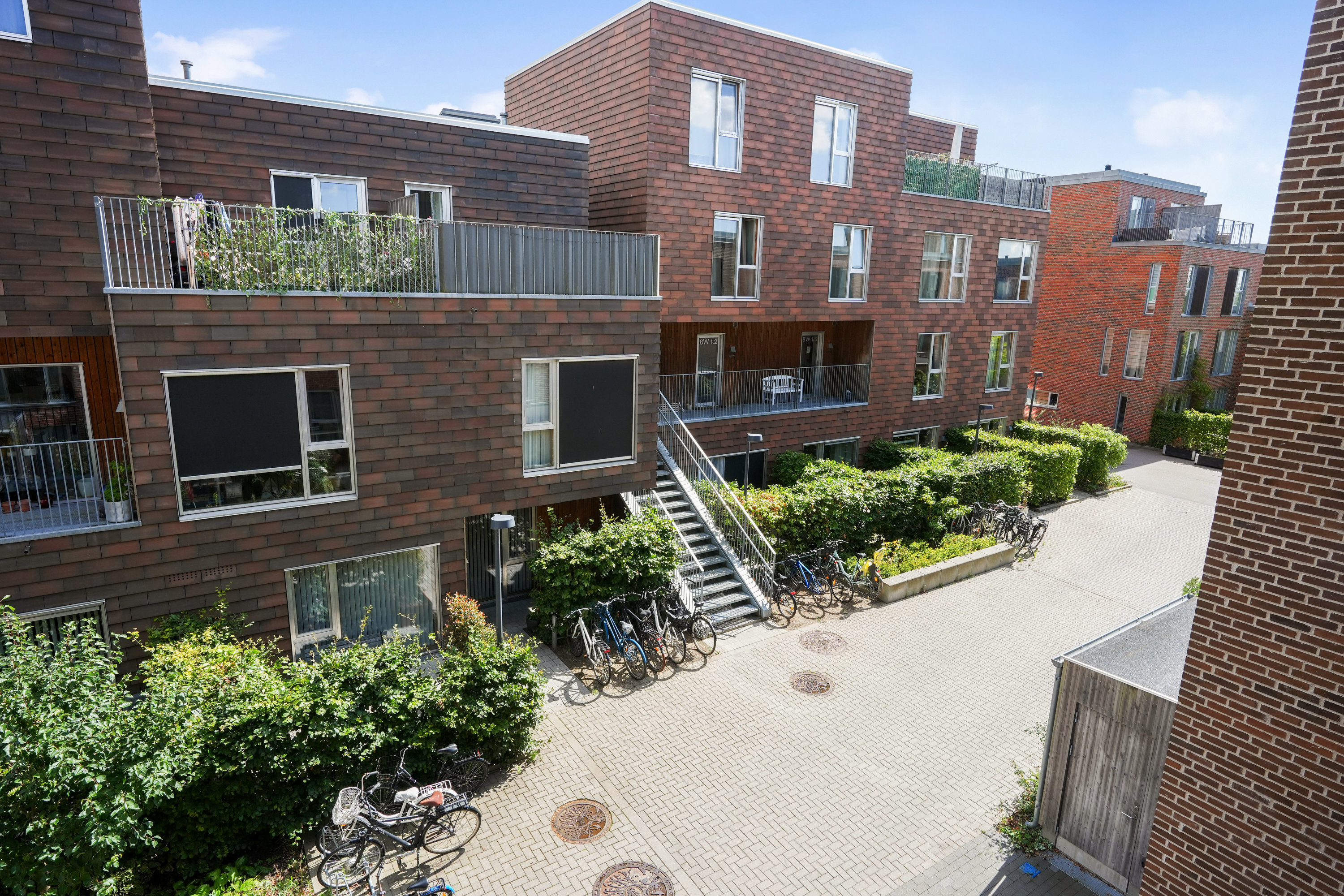 Fremhævet facade billede i fuldskærmstilstand. Billede af Hannemanns Allé 12R, 2300 København S