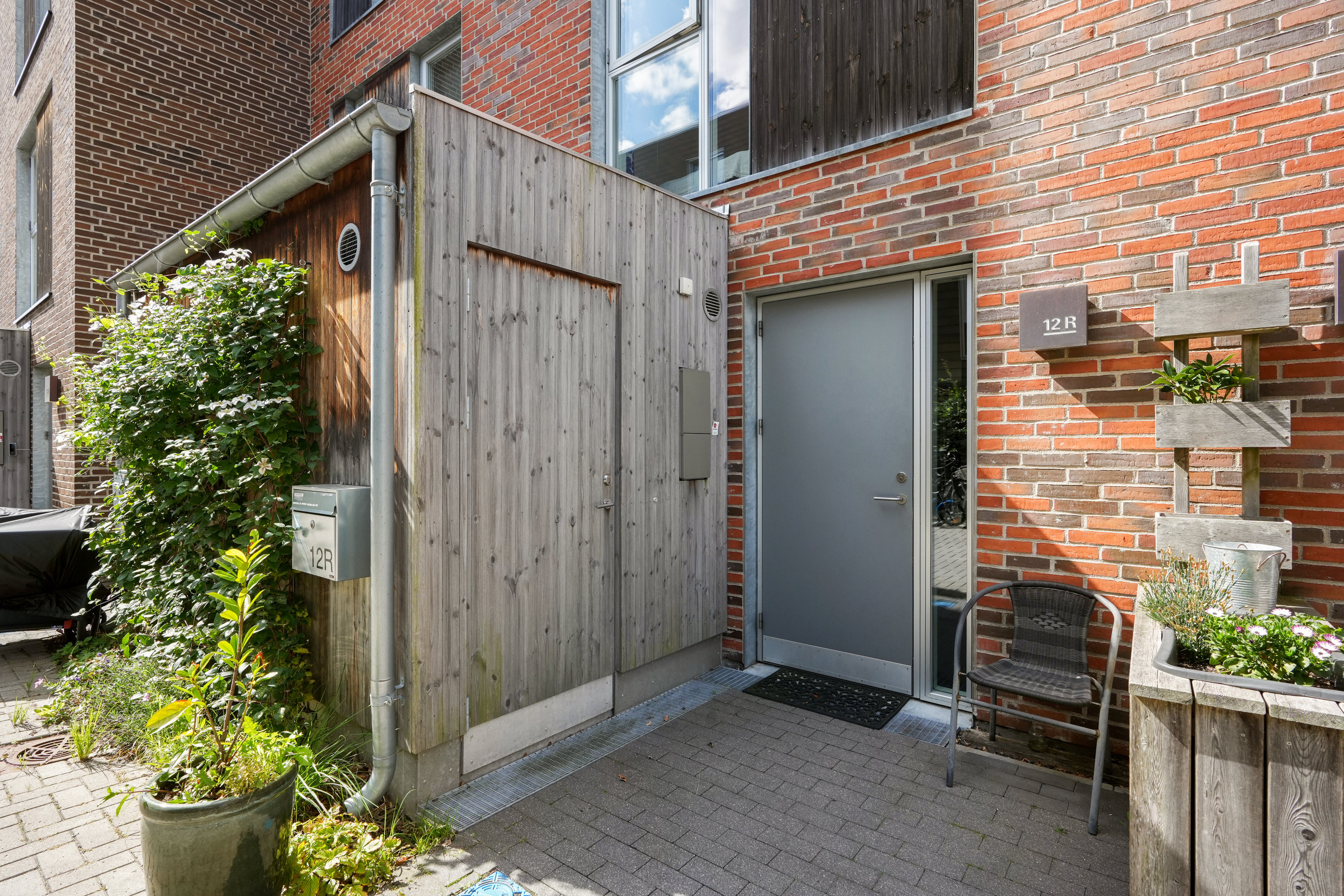 Fremhævet facade billede i fuldskærmstilstand. Billede af Hannemanns Allé 12R, 2300 København S