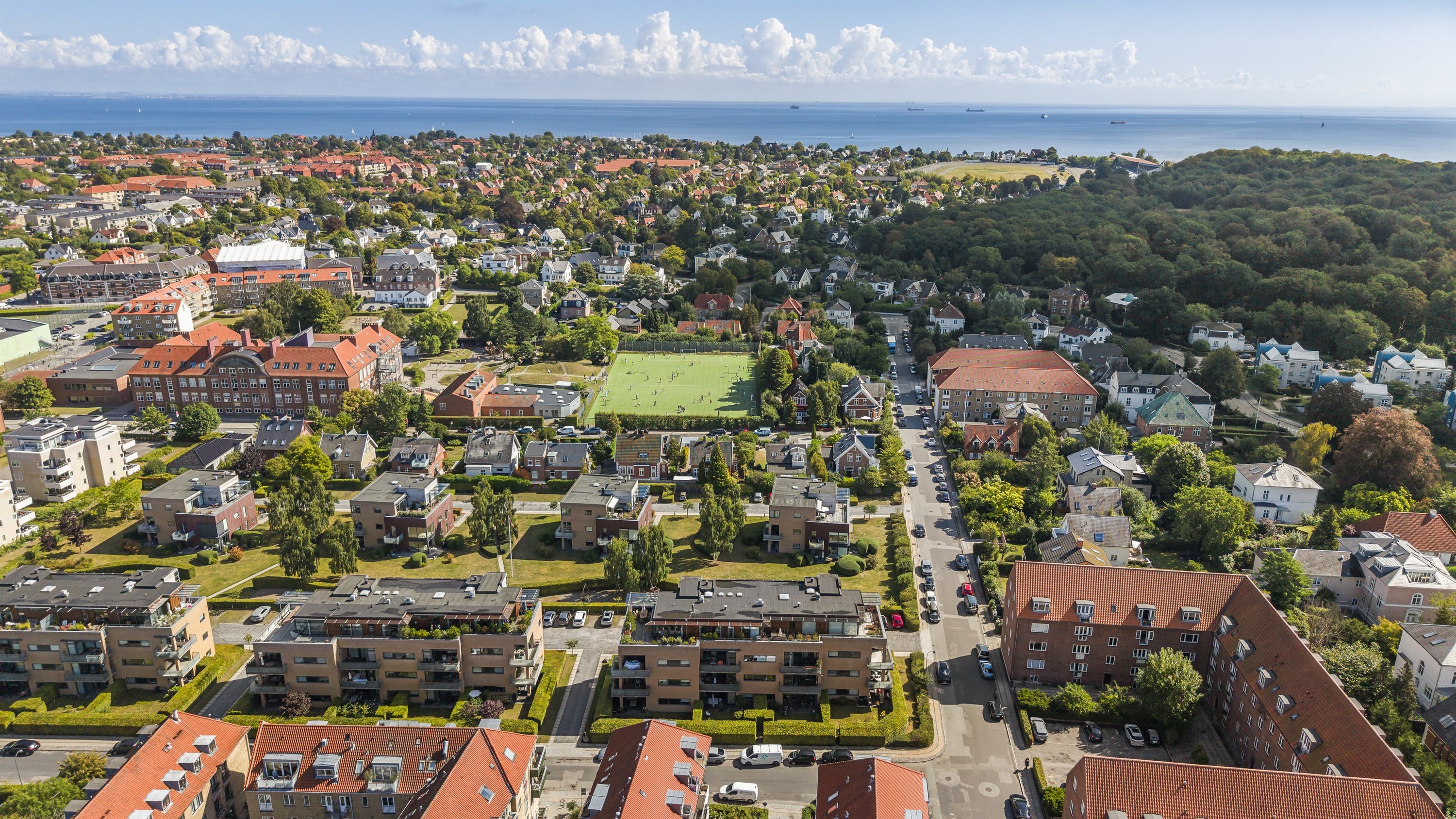Fremhævet andet billede i fuldskærmstilstand. Billede af Ejgårdsparken 1, 1. th., 2920 Charlottenlund