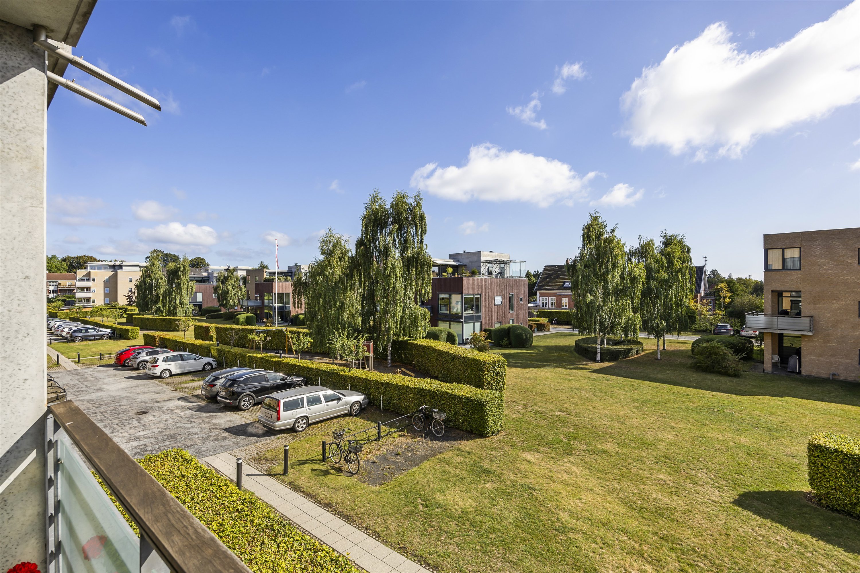 Fremhævet andet billede i fuldskærmstilstand. Billede af Ejgårdsparken 1, 1. th., 2920 Charlottenlund